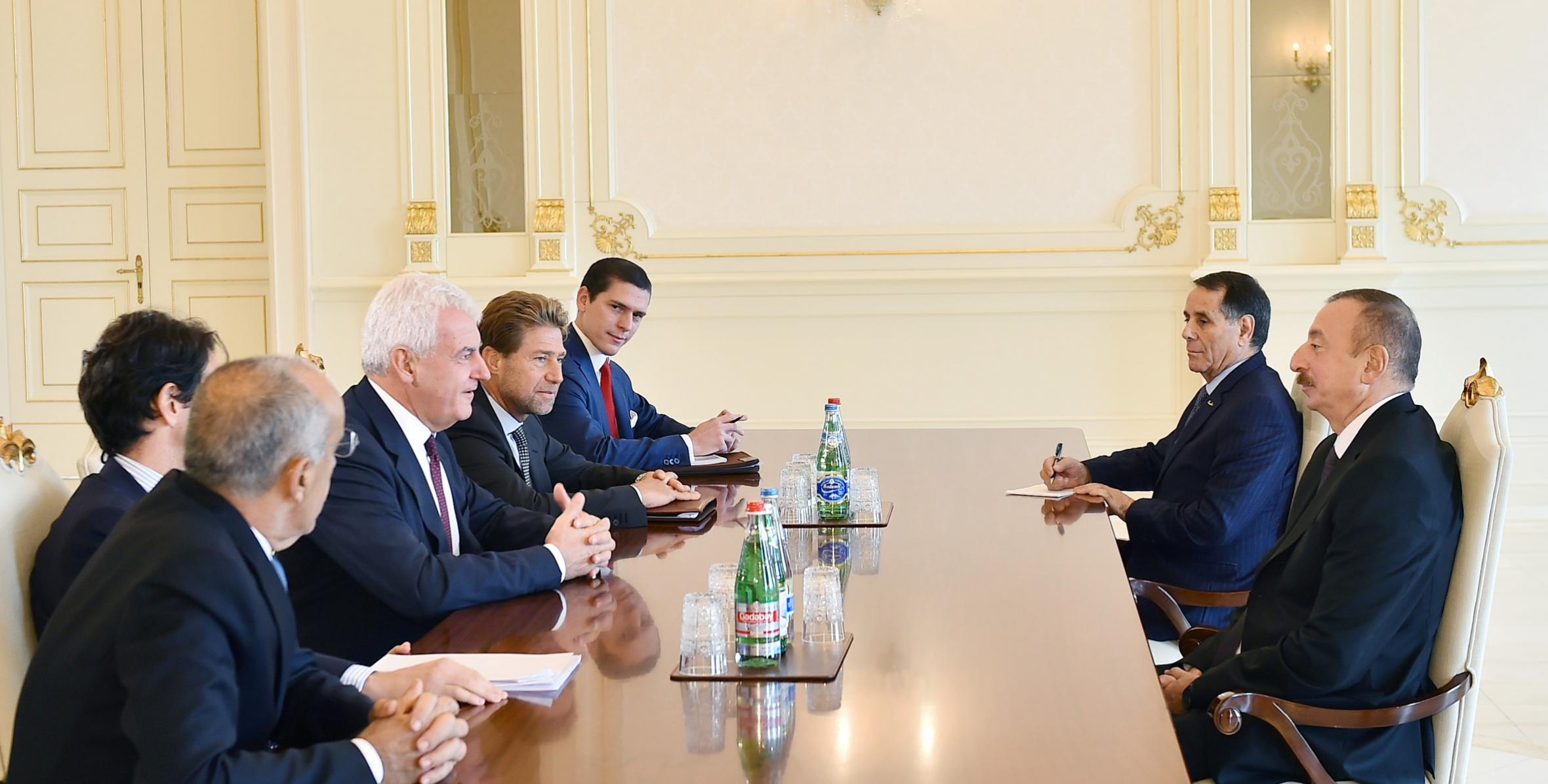 Ильхам Алиев принял делегацию во главе с главным исполнительным директором компании «Леонардо» Италии