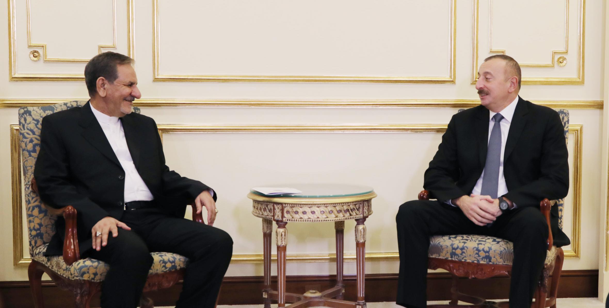 Ильхам Алиев встретился в Стамбуле с Первым вице-президентом Ирана Эсхаком Джахангири