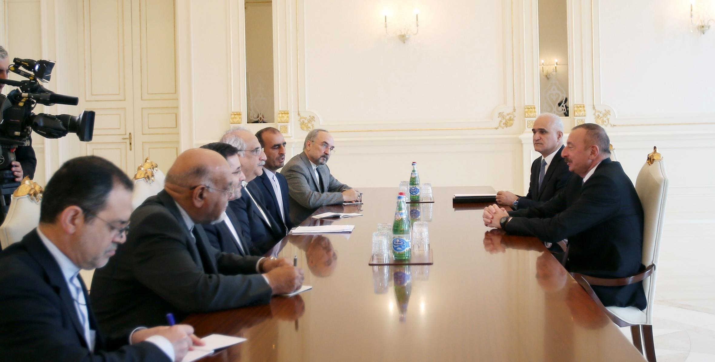 Ильхам Алиев принял министра экономики и финансов Ирана