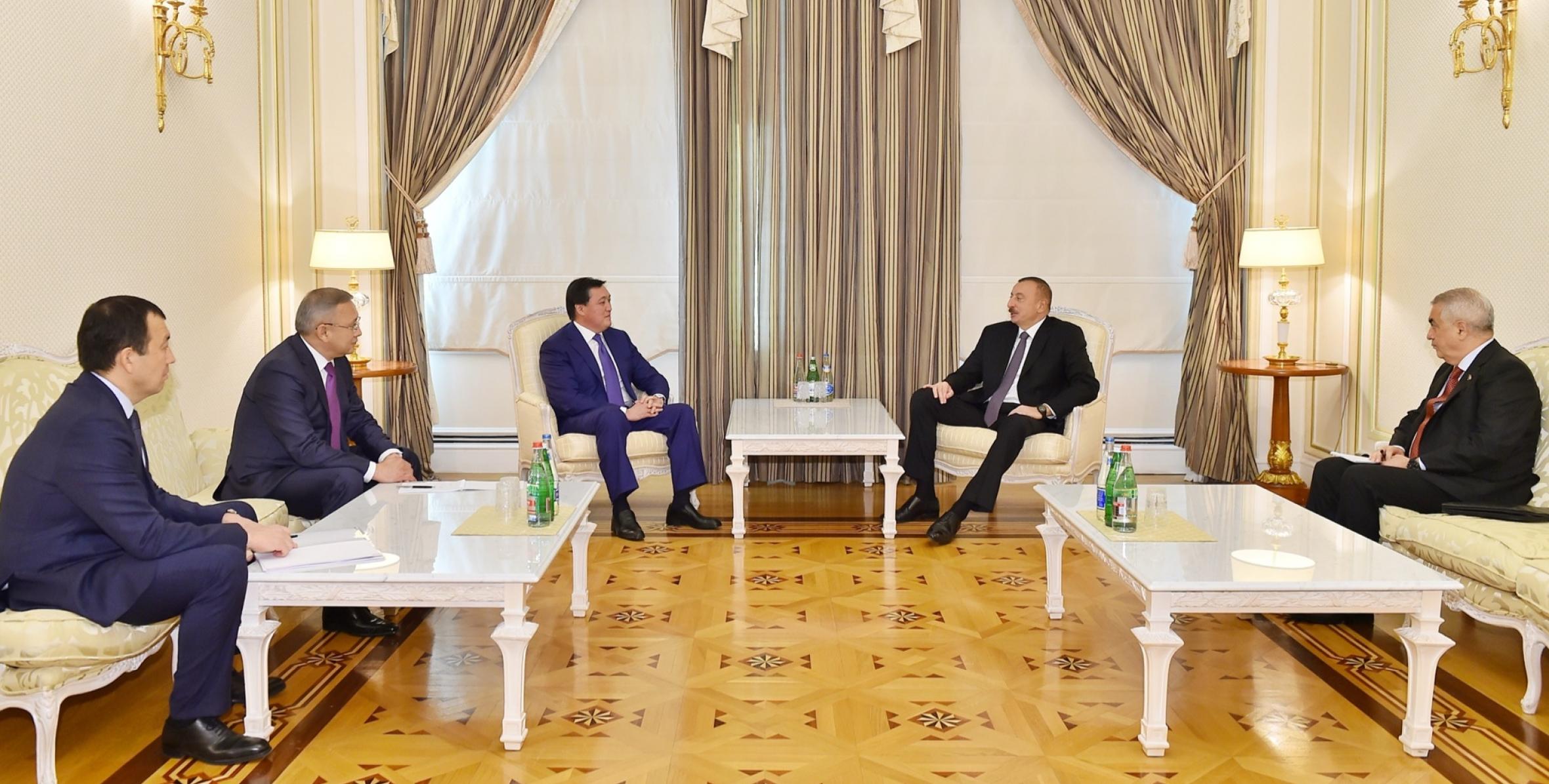İlham Əliyev Qazaxıstanın Baş nazirinin birinci müavinini qəbul edib