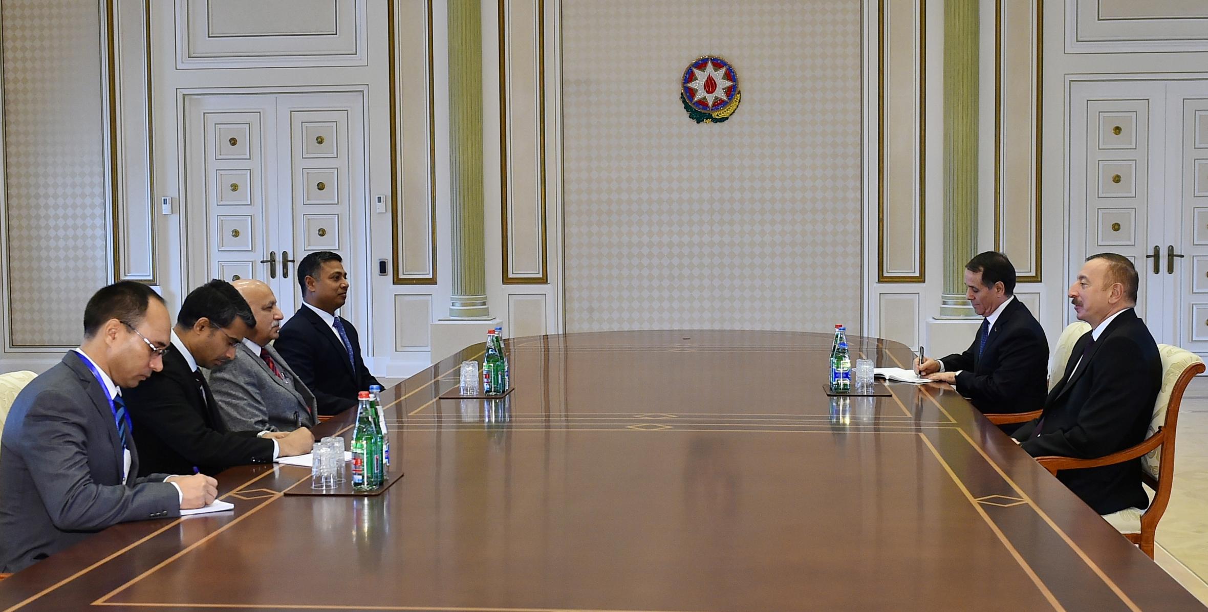 Ильхам Алиев принял делегацию во главе с государственным министром иностранных дел Индии