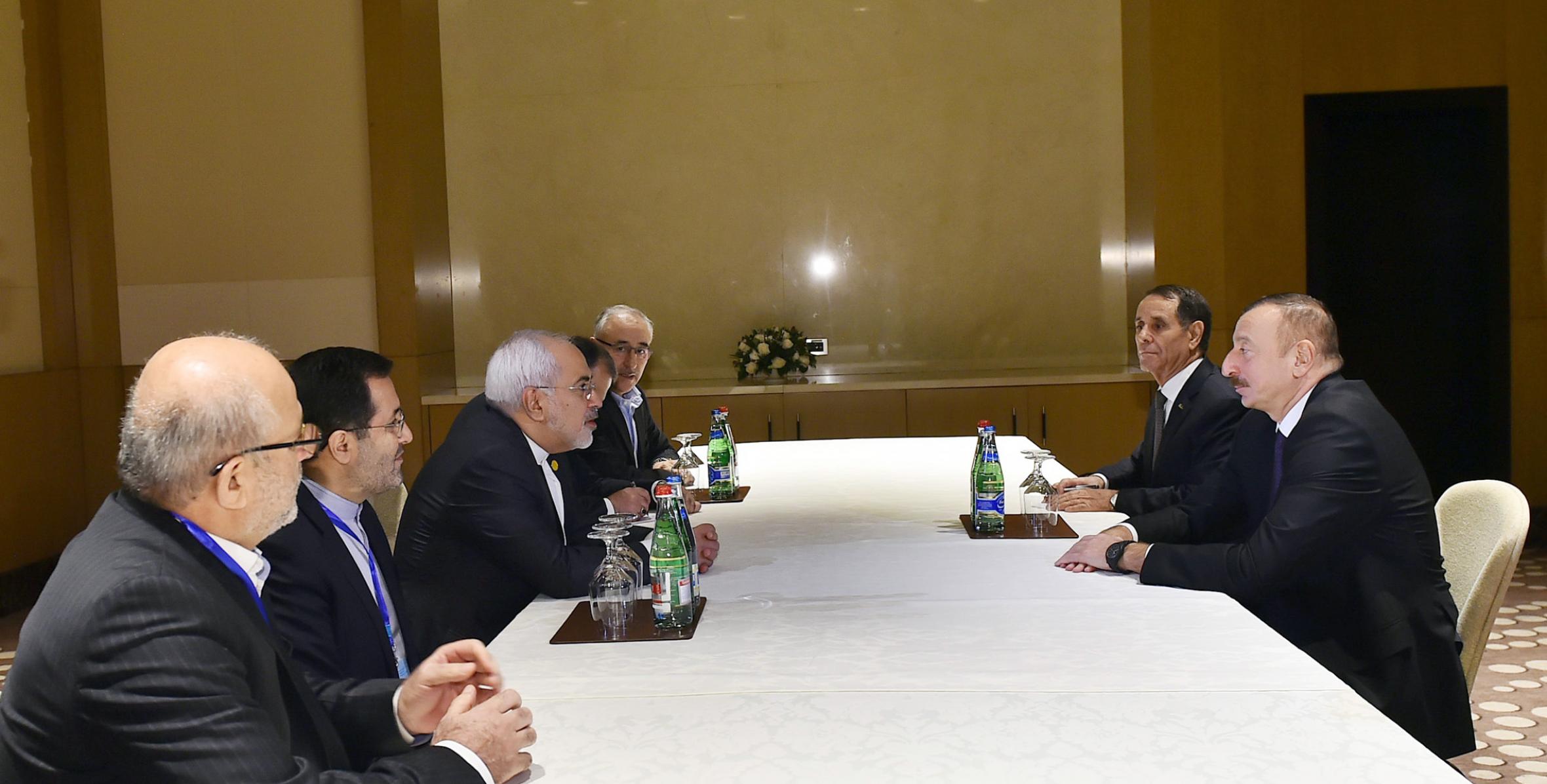 Ильхам Алиев принял министра иностранных дел Ирана