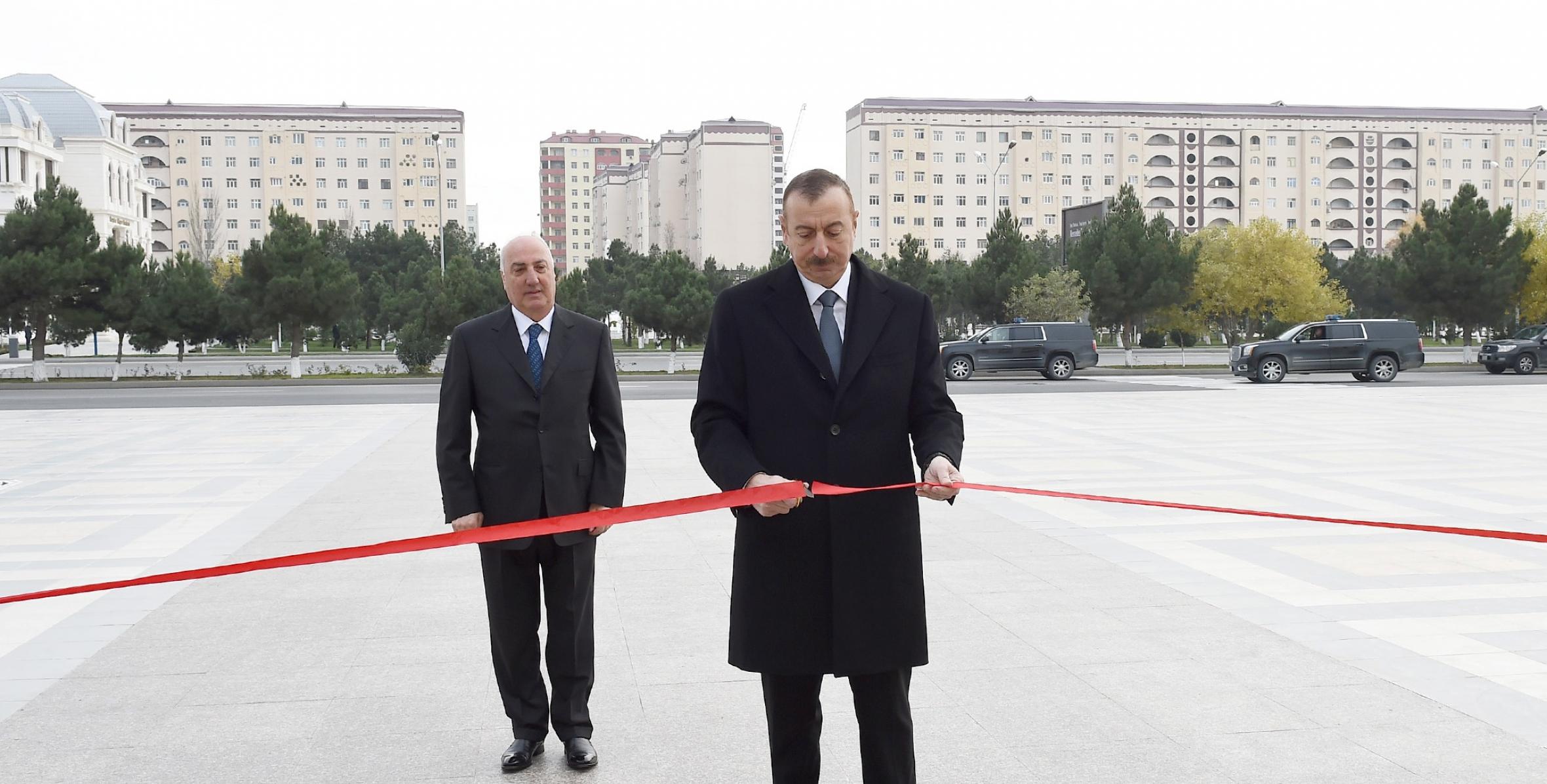 Ильхам Алиев принял участие в открытии административного здания Сумгайытской городской организации Партии «Ени Азербайджан»