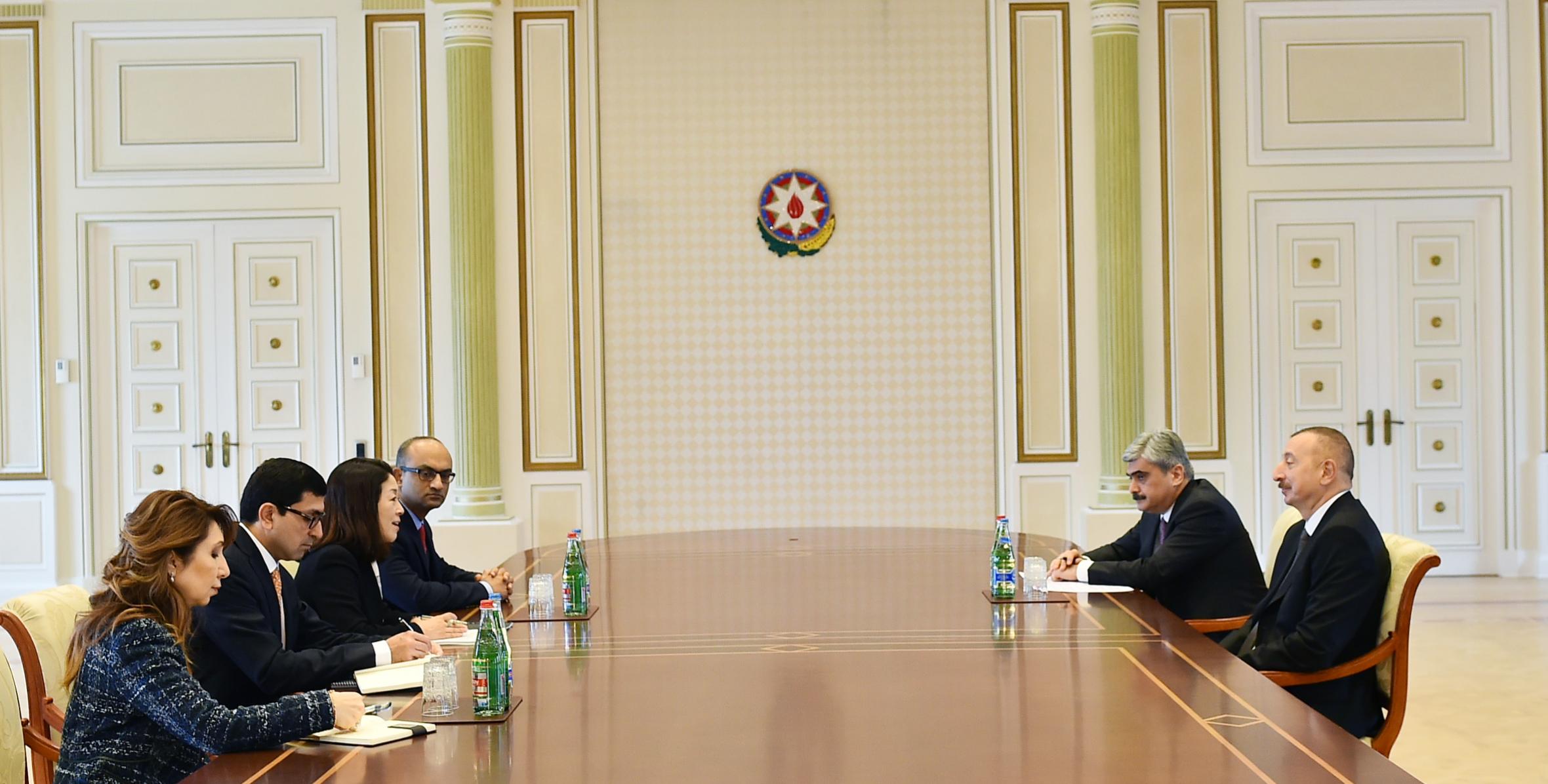 Ильхам Алиев принял делегацию Всемирного банка
