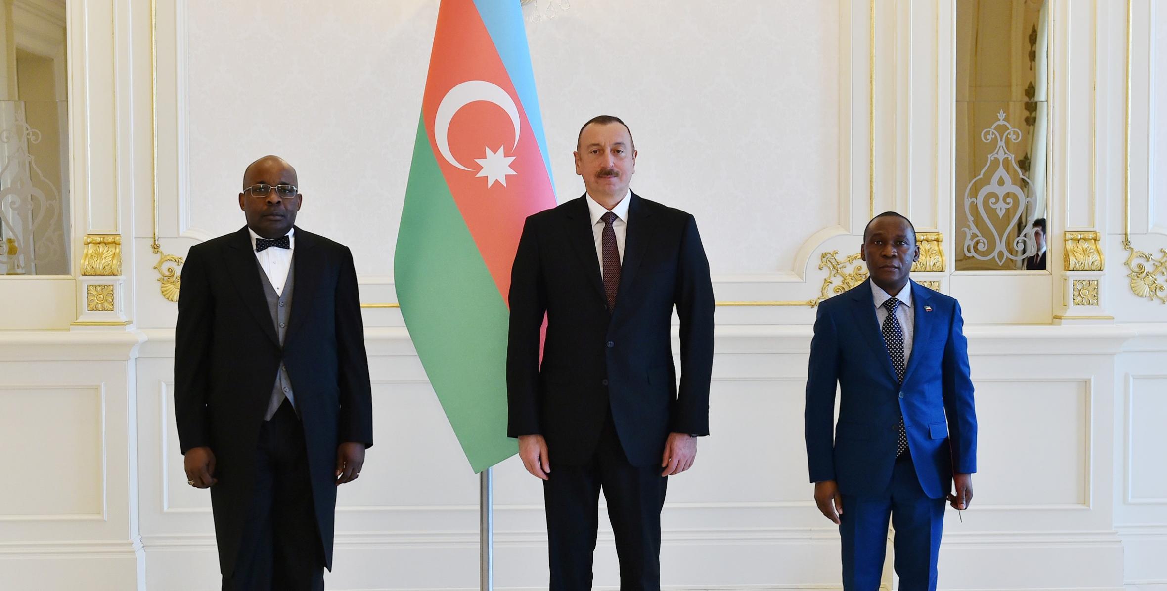 Ильхам Алиев принял верительные грамоты новоназначенного посла Экваториальной Гвинеи в Азербайджане