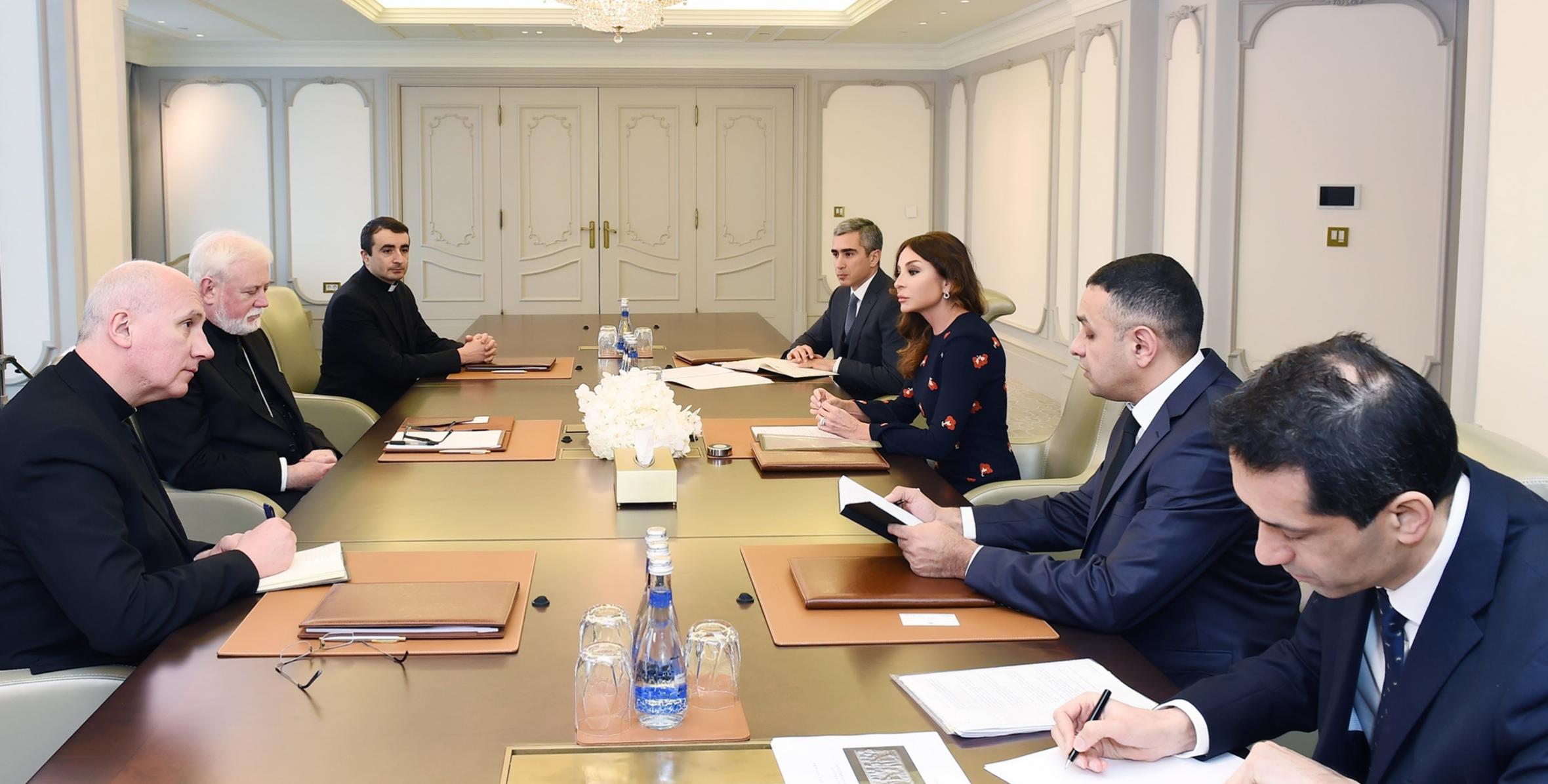 Первый вице-президент Мехрибан Алиева встретилась с делегацией Святого Престола