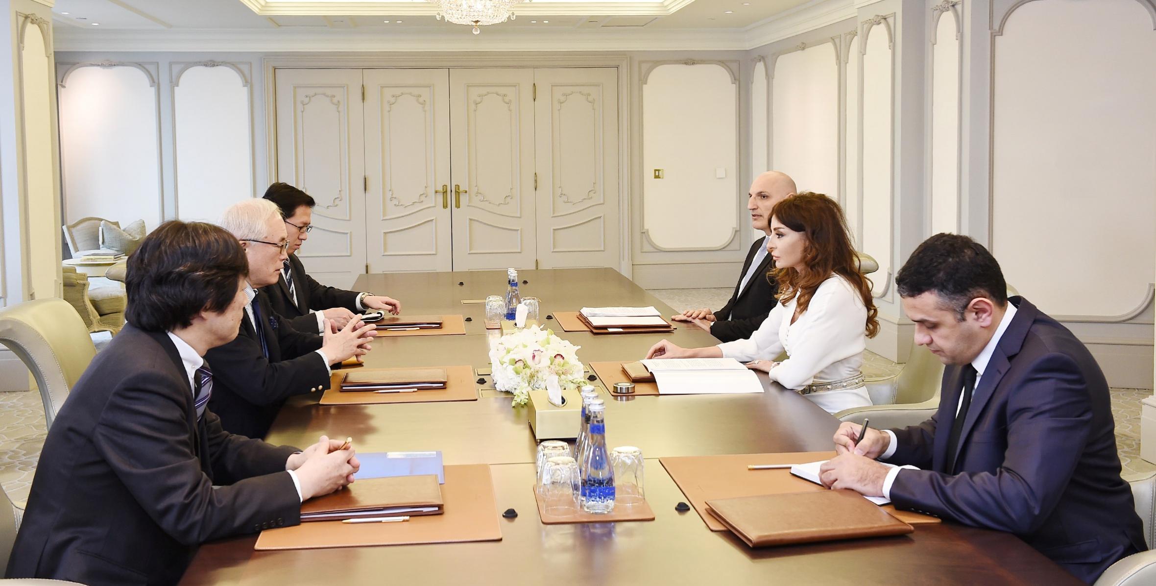 First Vice-President Mehriban Aliyeva met with Foreign Policy Adviser to Japanese Prime Minister