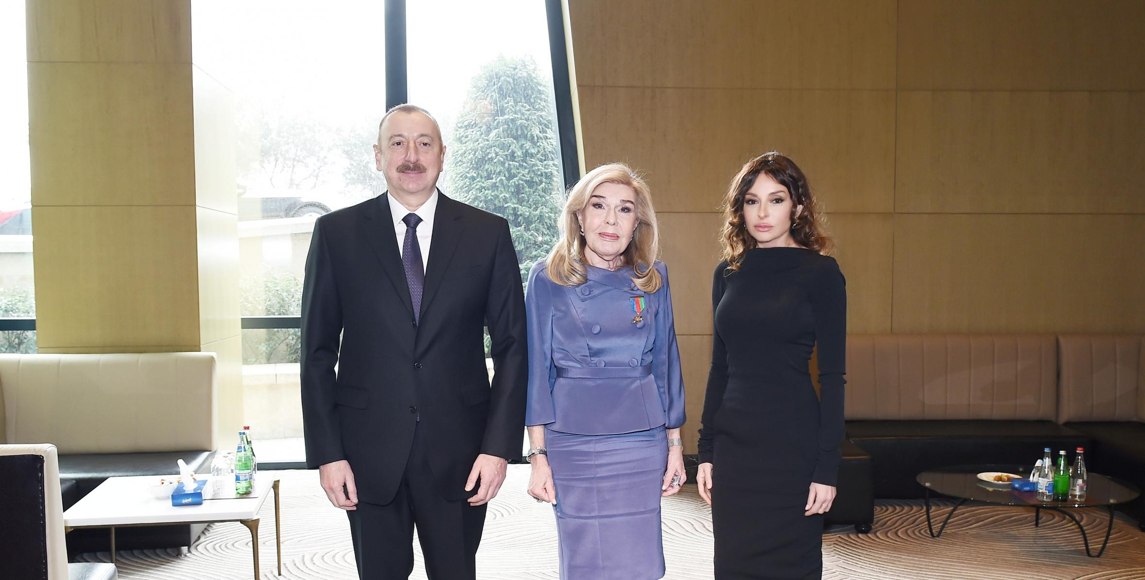 Ilham Aliyev presented “Dostlug” Order to president of ELPIDA Association and Marianna V. Vardinoyannis Foundation