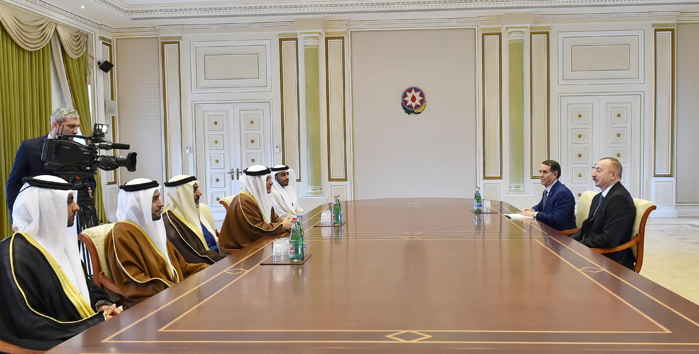 Ильхам Алиев принял делегацию во главе с государственным министром иностранных дел Объединенных Арабских Эмиратов
