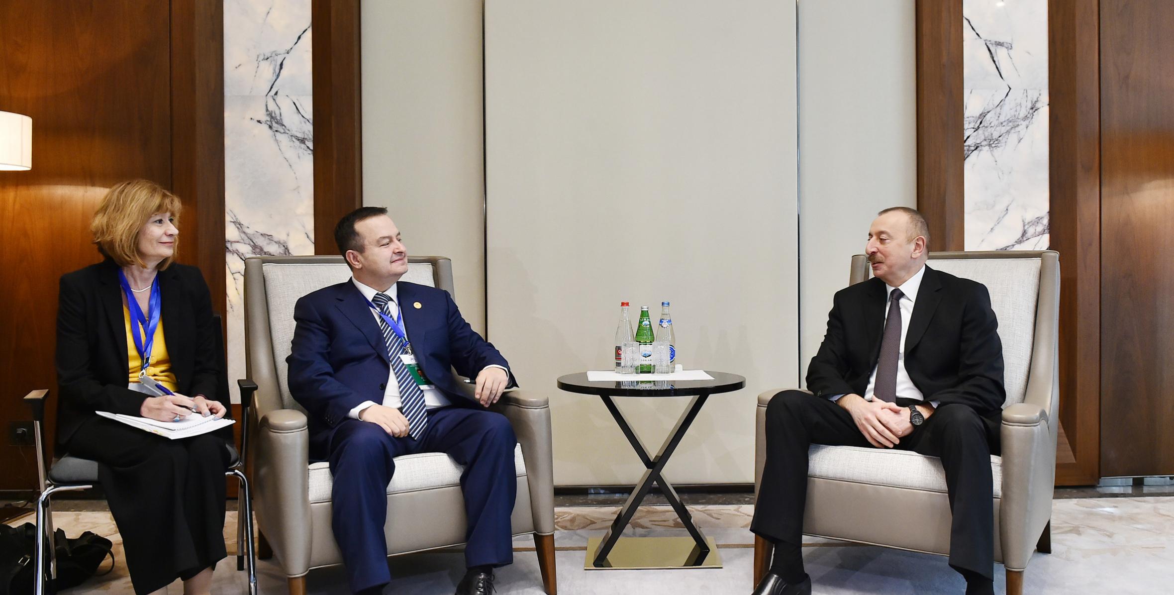 Ильхам Алиев встретился с делегацией во главе с первым заместителем премьер-министра и министром иностранных дел Сербии