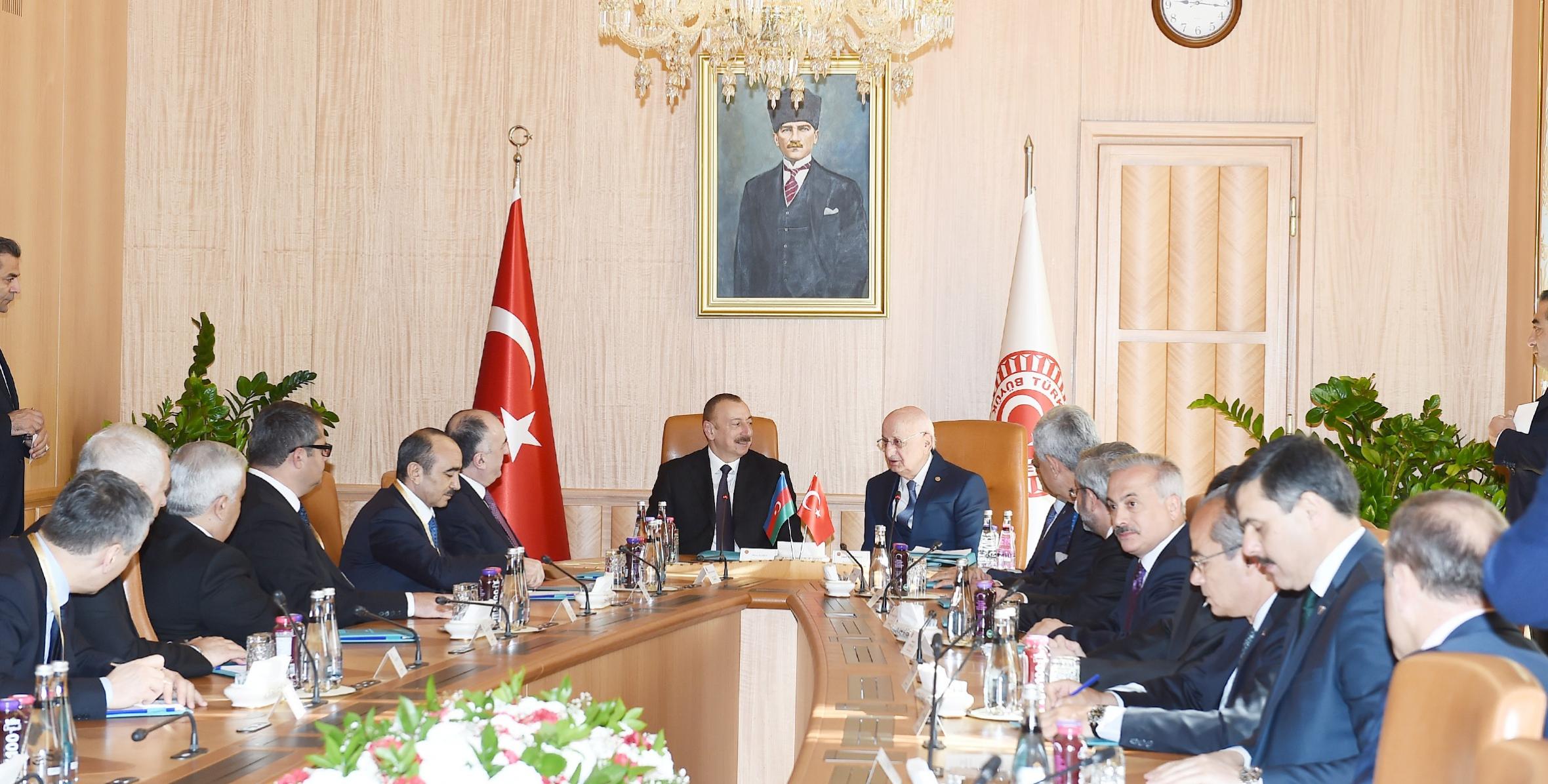 Ильхам Алиев встретился с председателем Великого национального собрания Турции Исмаилом Гахраманом