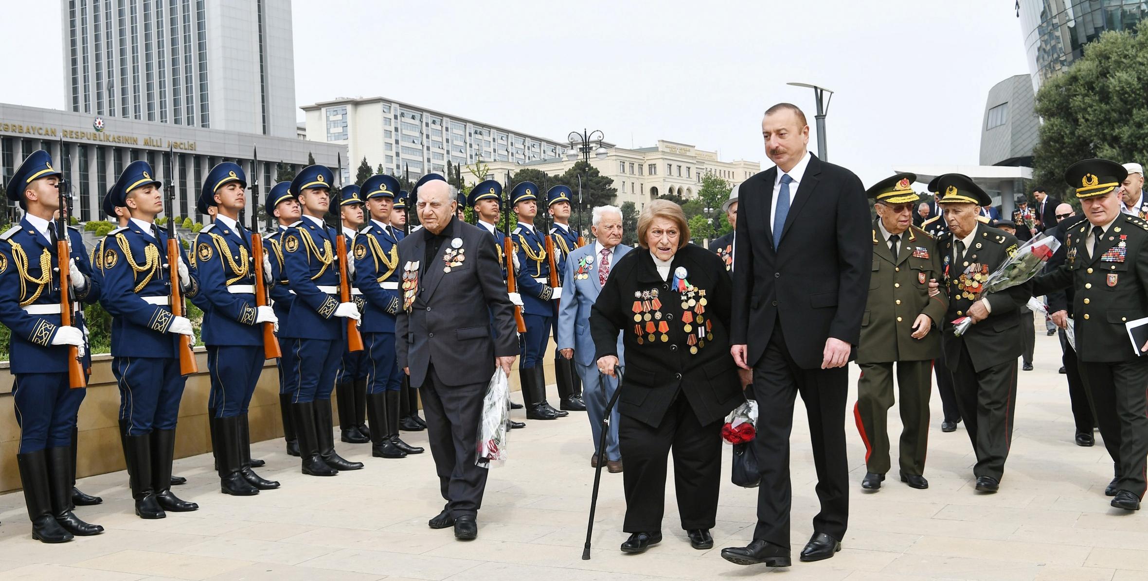 Ильхам Алиев принял участие в проведенной в Баку церемонии по случаю 9 Мая – Дня Победы