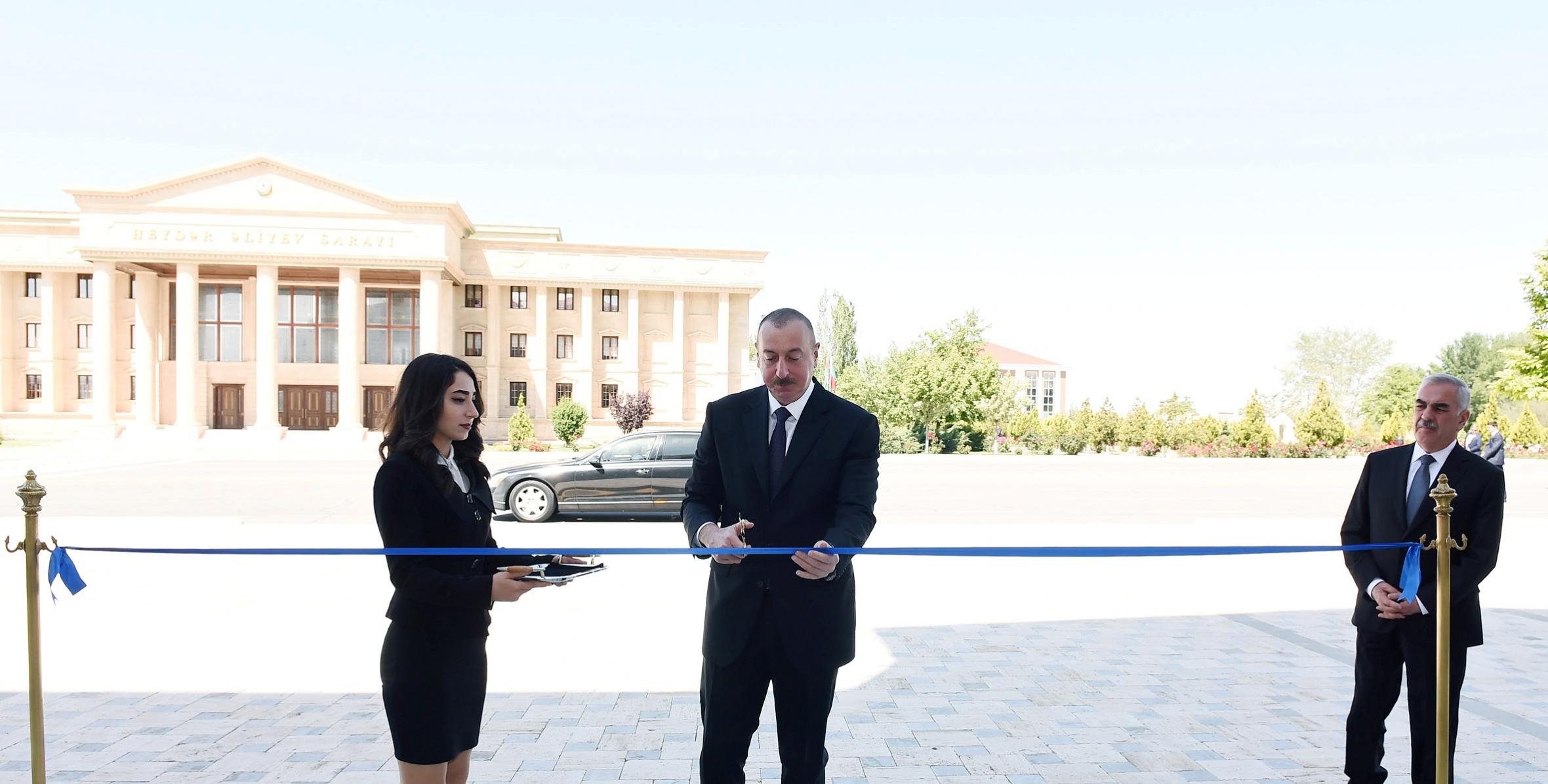Ильхам Алиев принял участие в открытии нового здания Нахчыванского института учителей