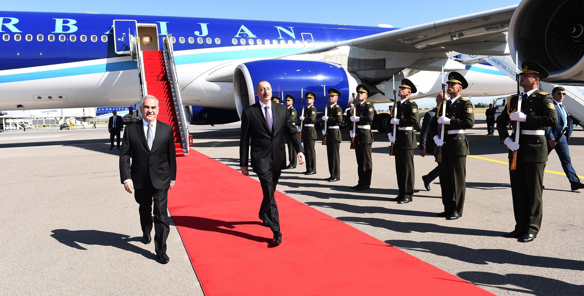 Ильхам Алиев прибыл в Нахчыванскую Автономную Республику