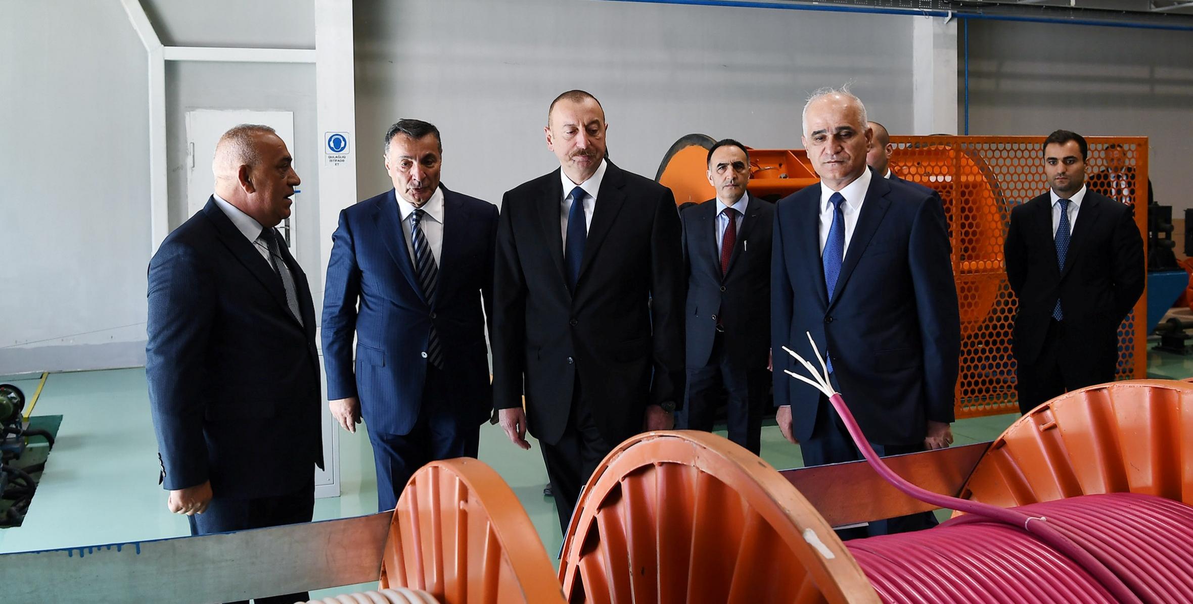 Ильхам Алиев принял участие в открытии завода высоковольтного оборудования в Баку
