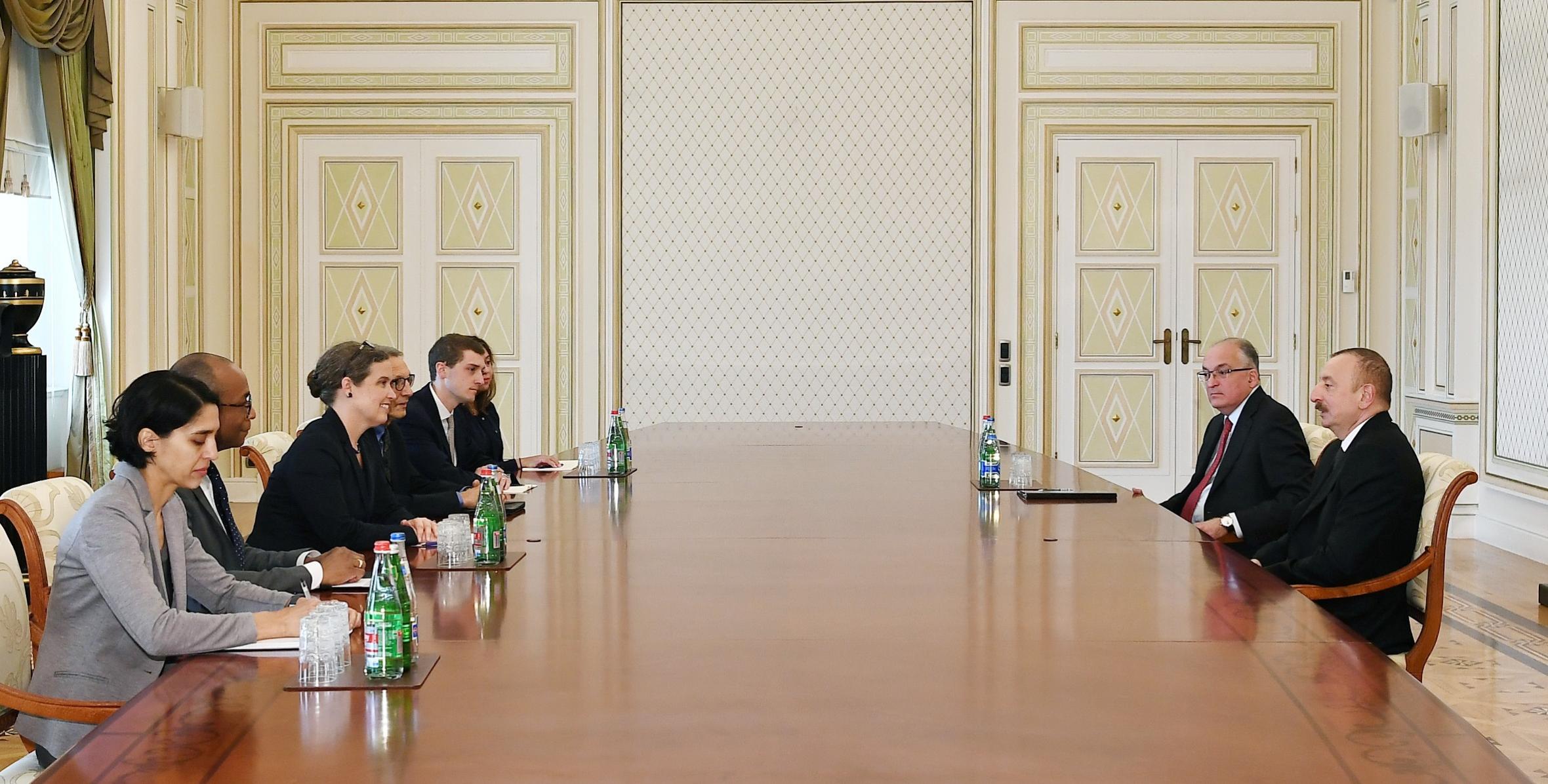 Ильхам Алиев принял делегацию во главе с заместителем помощника государственного секретаря США по энергетическим вопросам