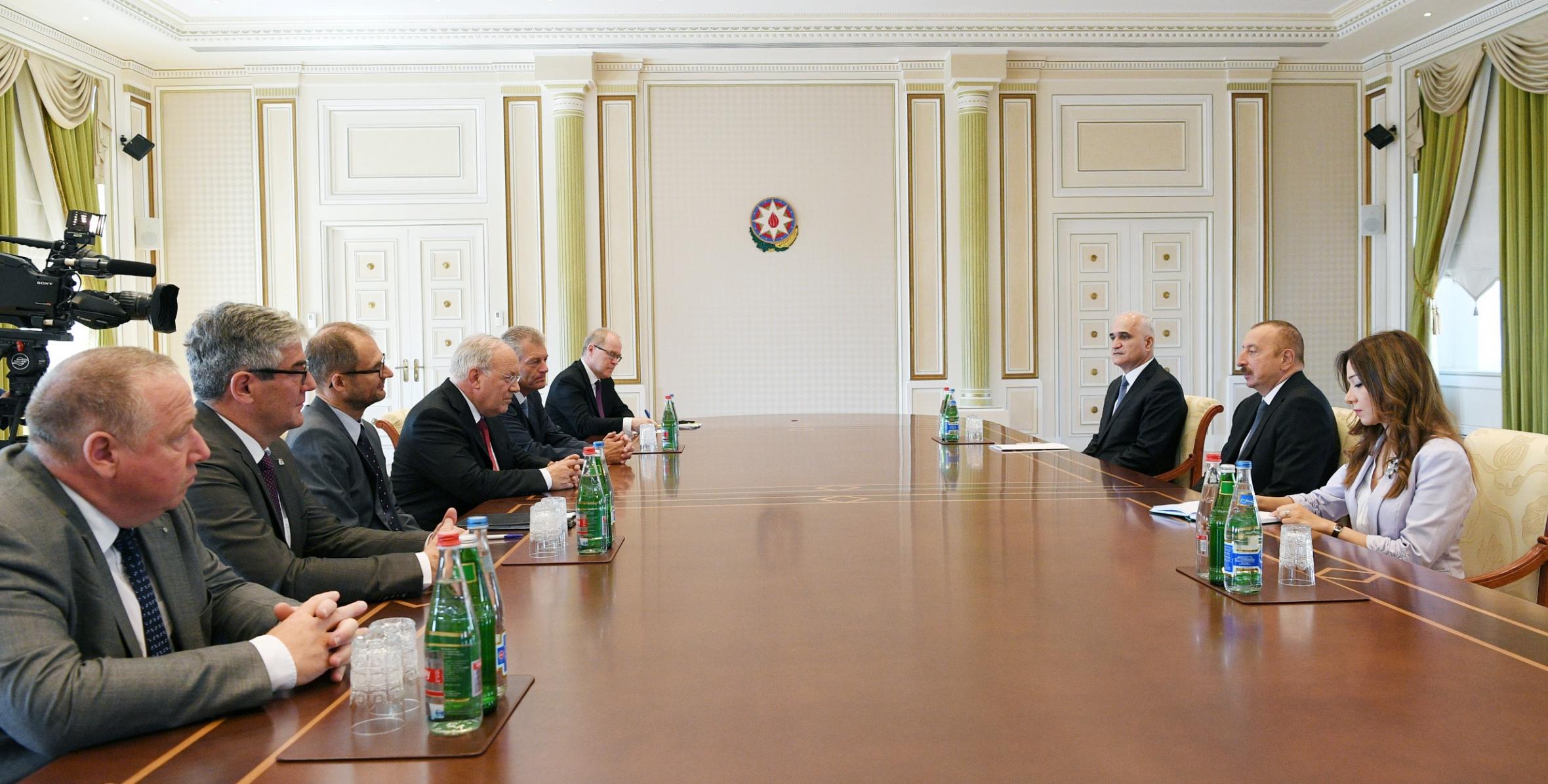 Ильхам Алиев принял делегацию во главе с федеральным советником Швейцарии