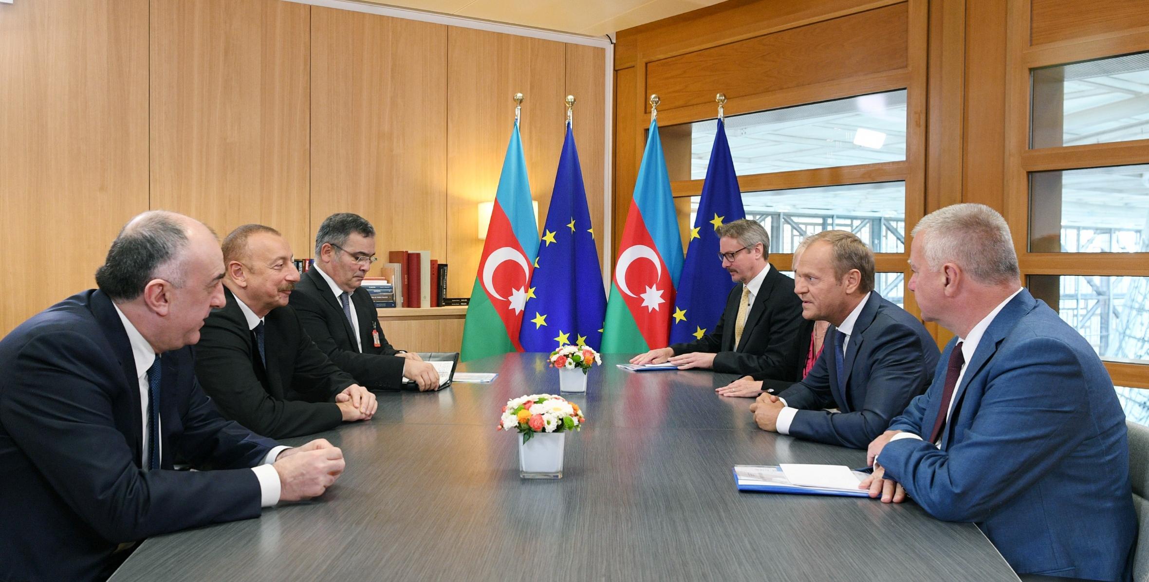Ильхам Алиев встретился в Брюсселе с президентом Совета Европейского Союза