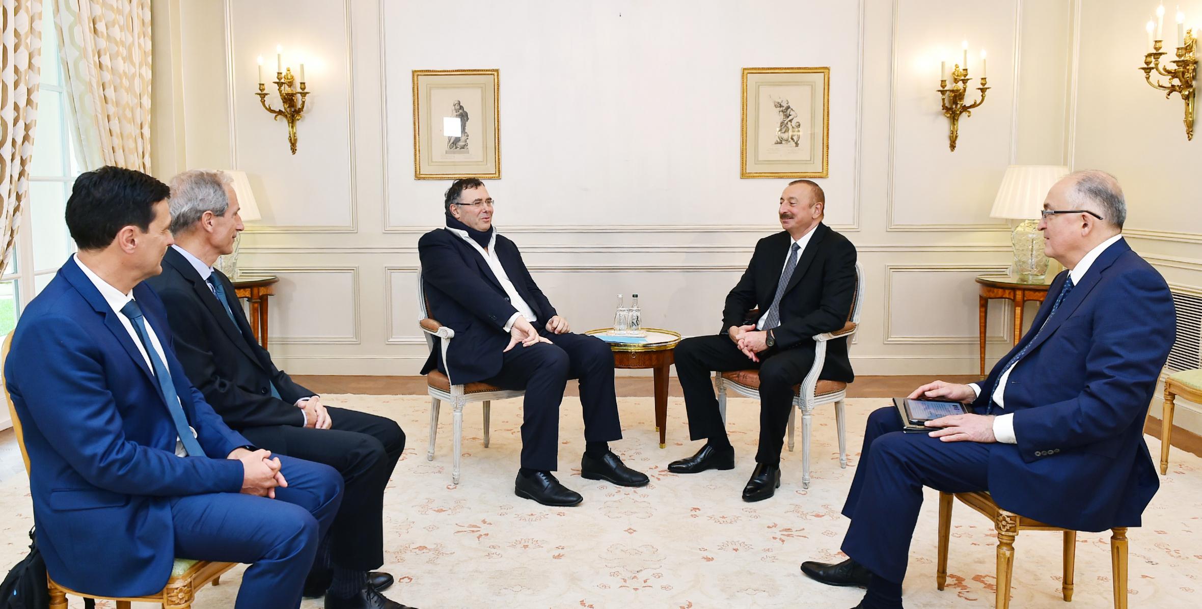 Ильхам Алиев встретился в Париже с председателем и генеральным исполнительным директором компании TOTAL Патриком Пуянне