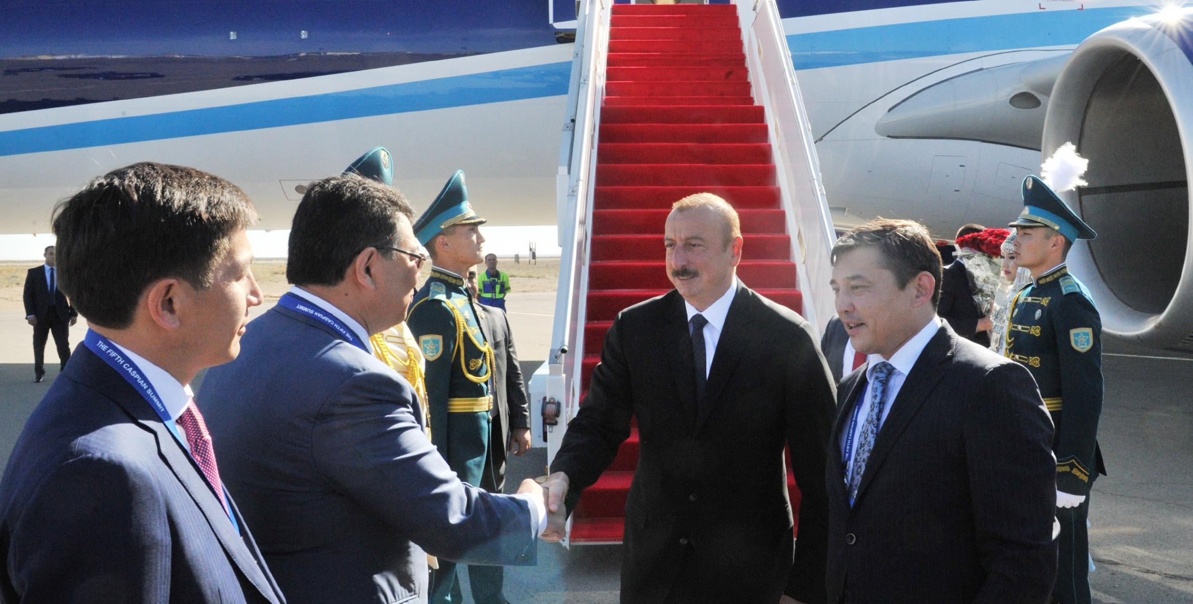 Ильхам Алиев прибыл с визитом в город Актау Казахстана
