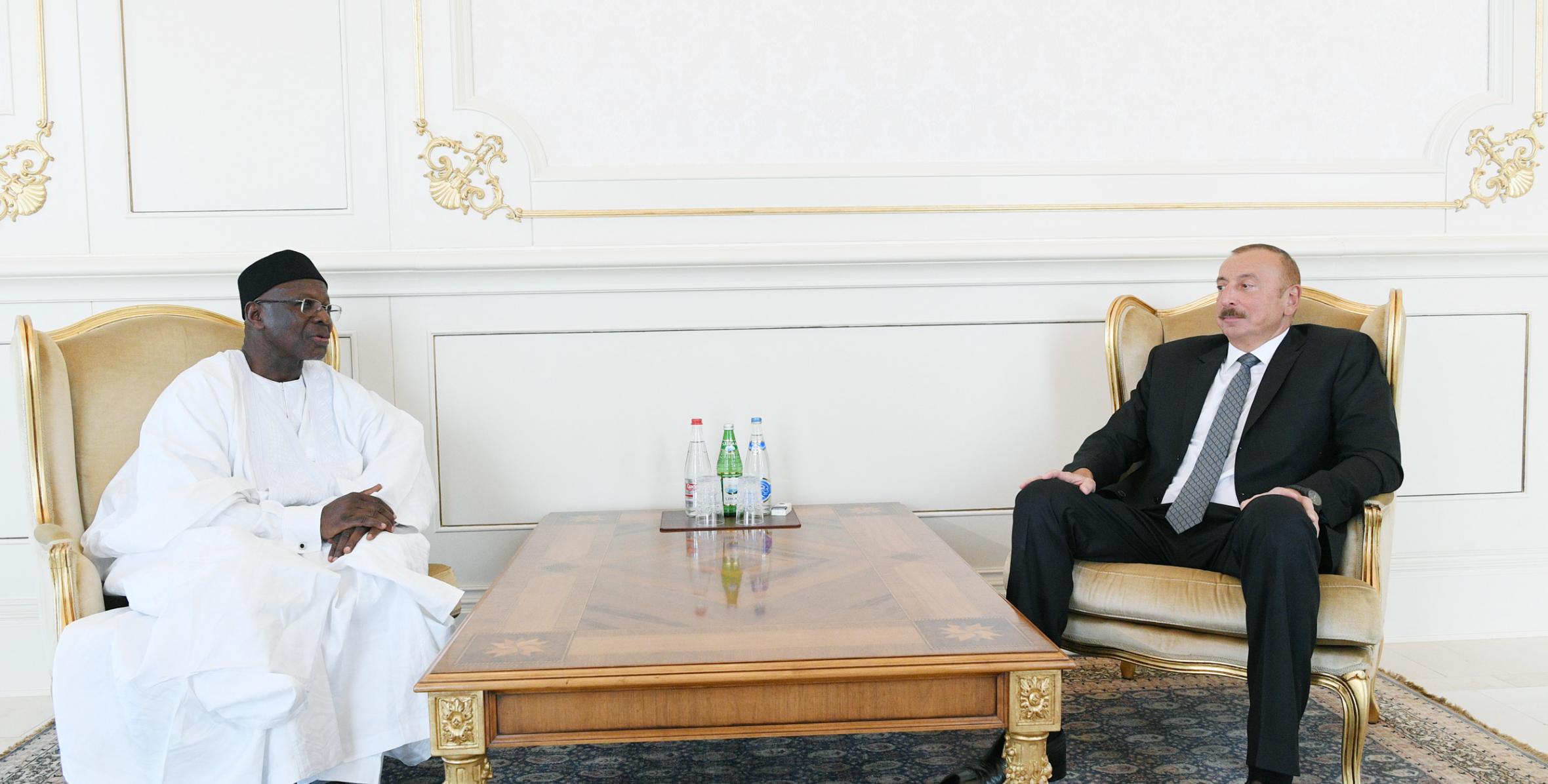 Ильхам Алиев принял верительные грамоты новоназначенного посла Бенина в Азербайджане