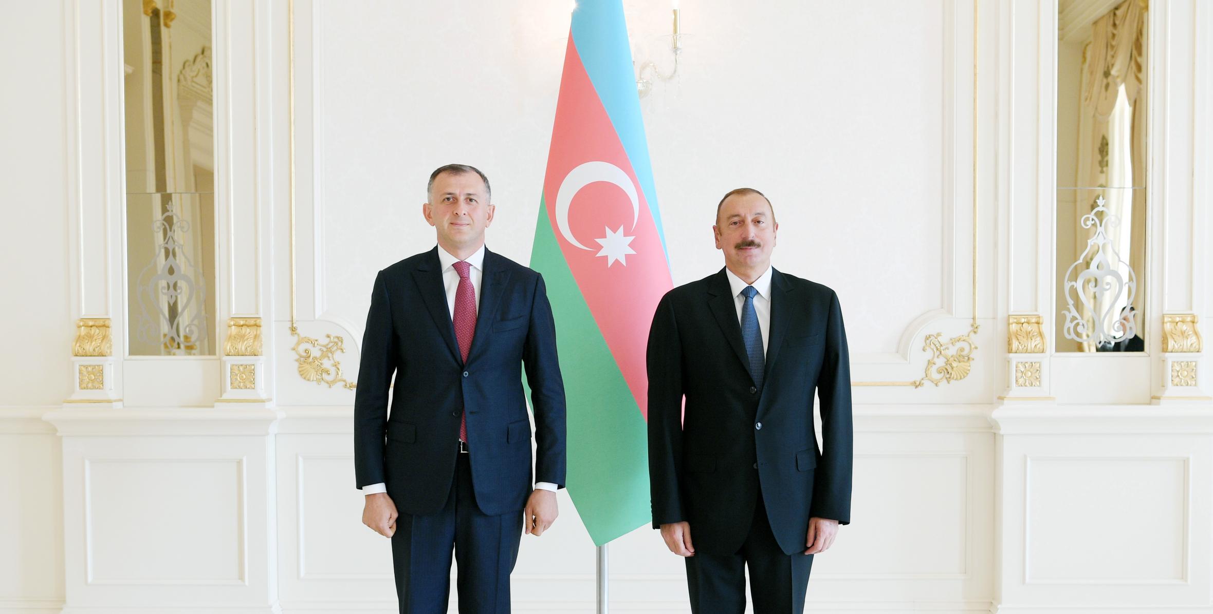 Ильхам Алиев принял верительные грамоты новоназначенного посла Грузии в Азербайджане