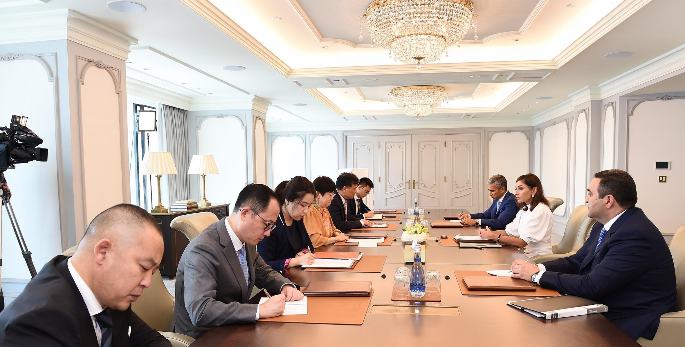 Первый вице-президент Мехрибан Алиева встретилась с делегацией Китая