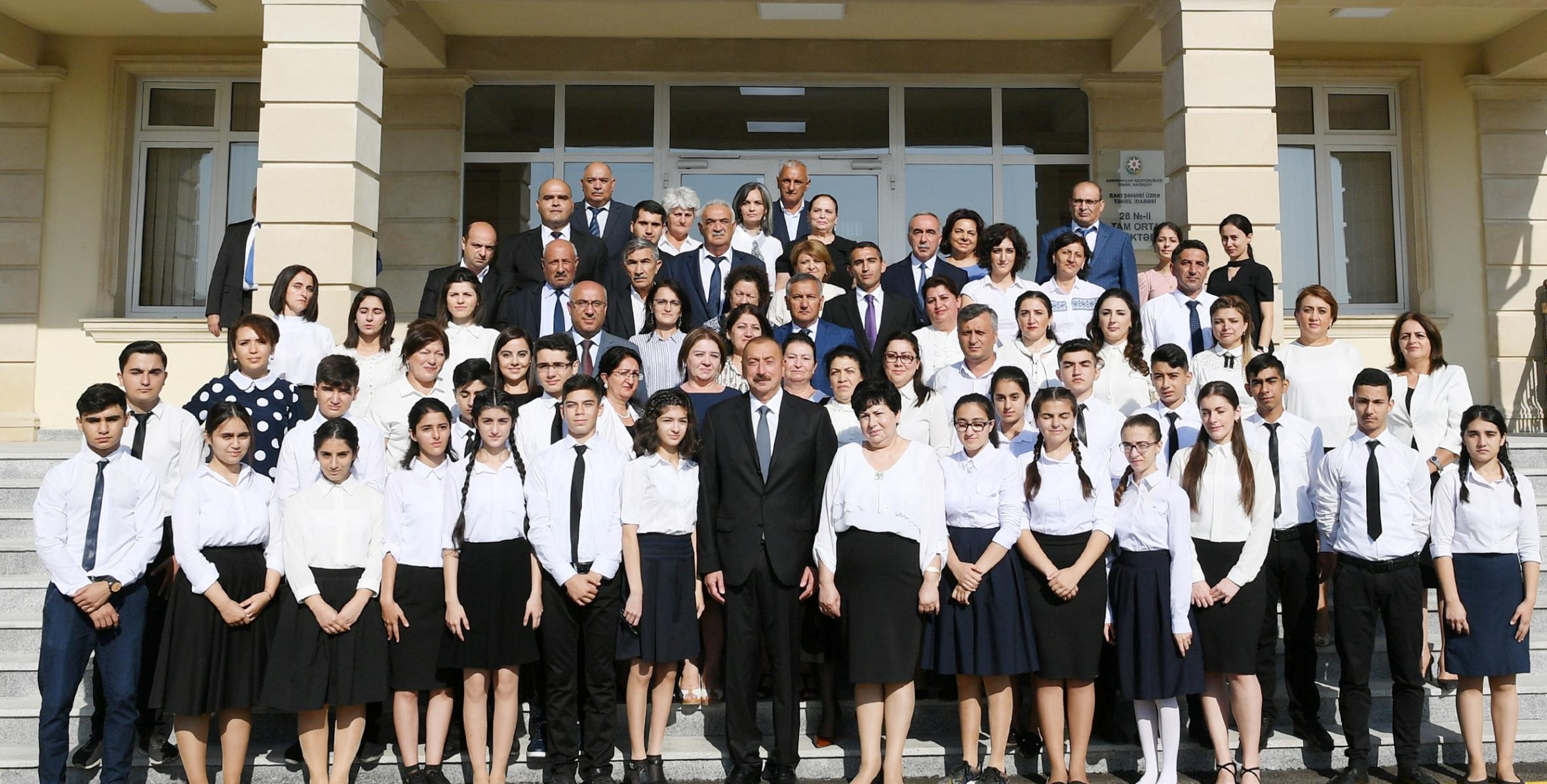 Ильхам Алиев принял участие в церемонии открытия полной средней школы номер 28
