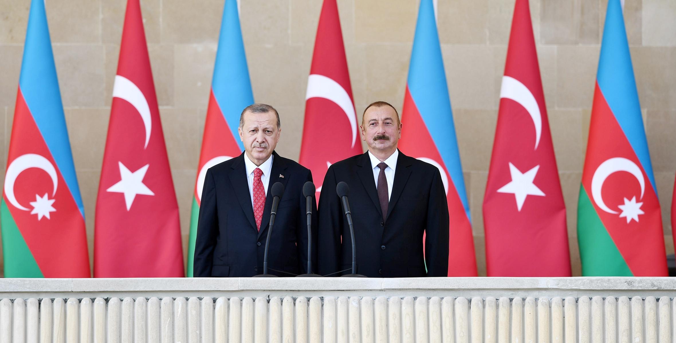 Ilham Aliyev and  Recep Tayyip Erdogan attended the parade dedicated to 100th anniversary of liberation of Baku