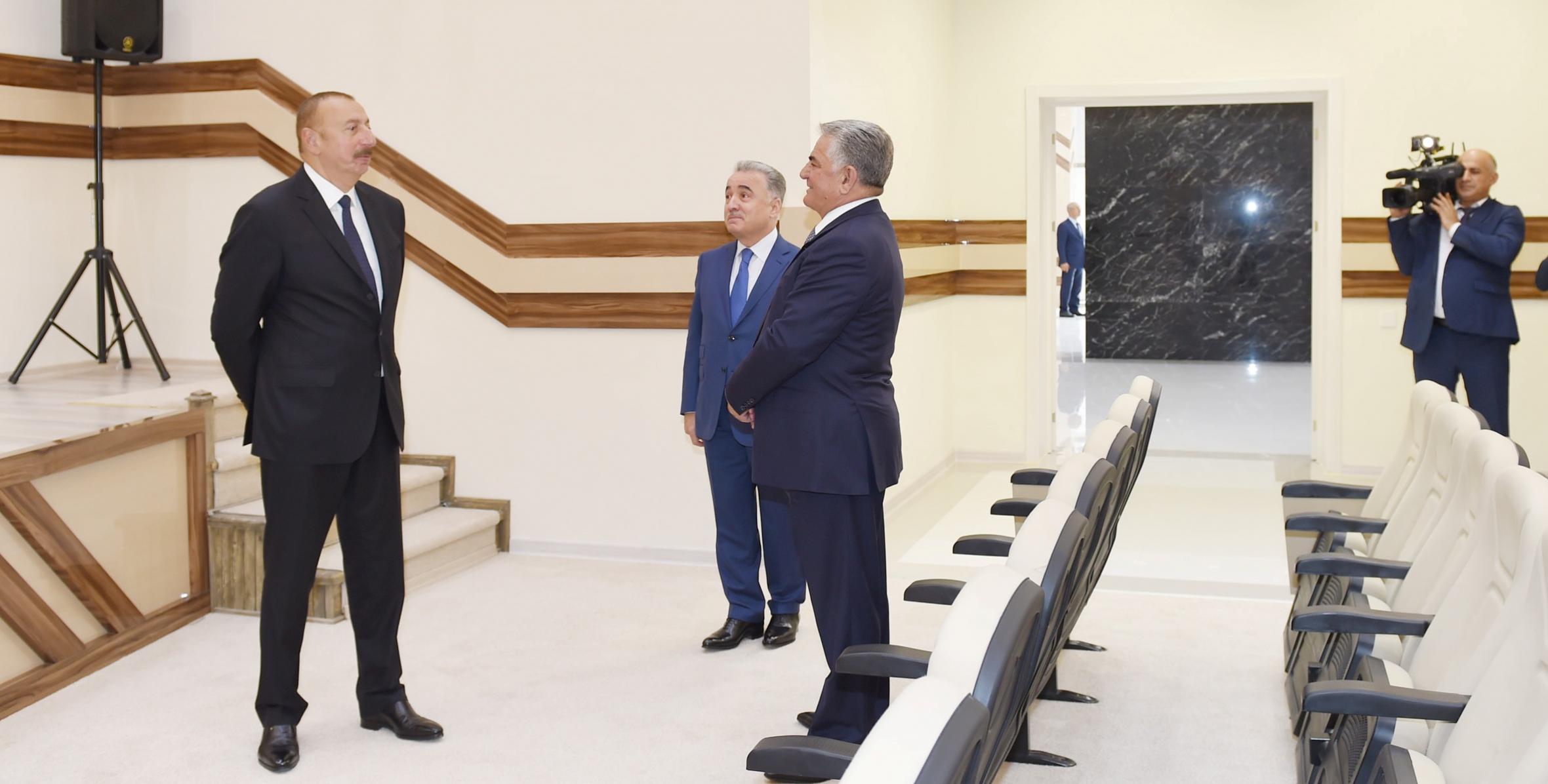 Ильхам Алиев принял участие в открытии Билясуварского дома молодежи