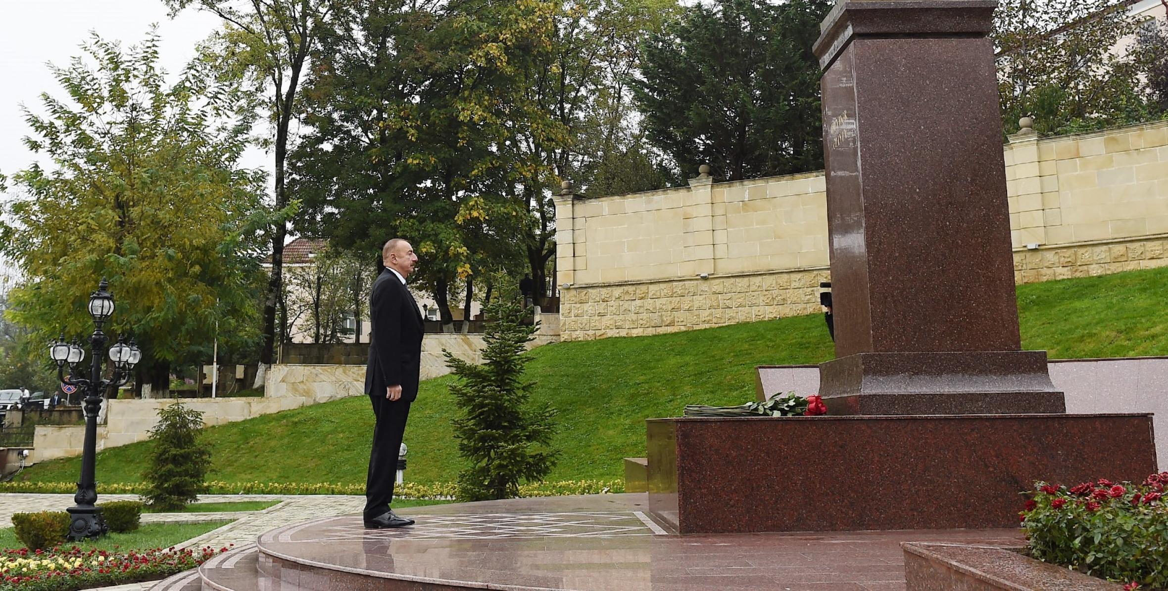 Ilham Aliyev visited statue of national leader Heydar Aliyev in Lerik