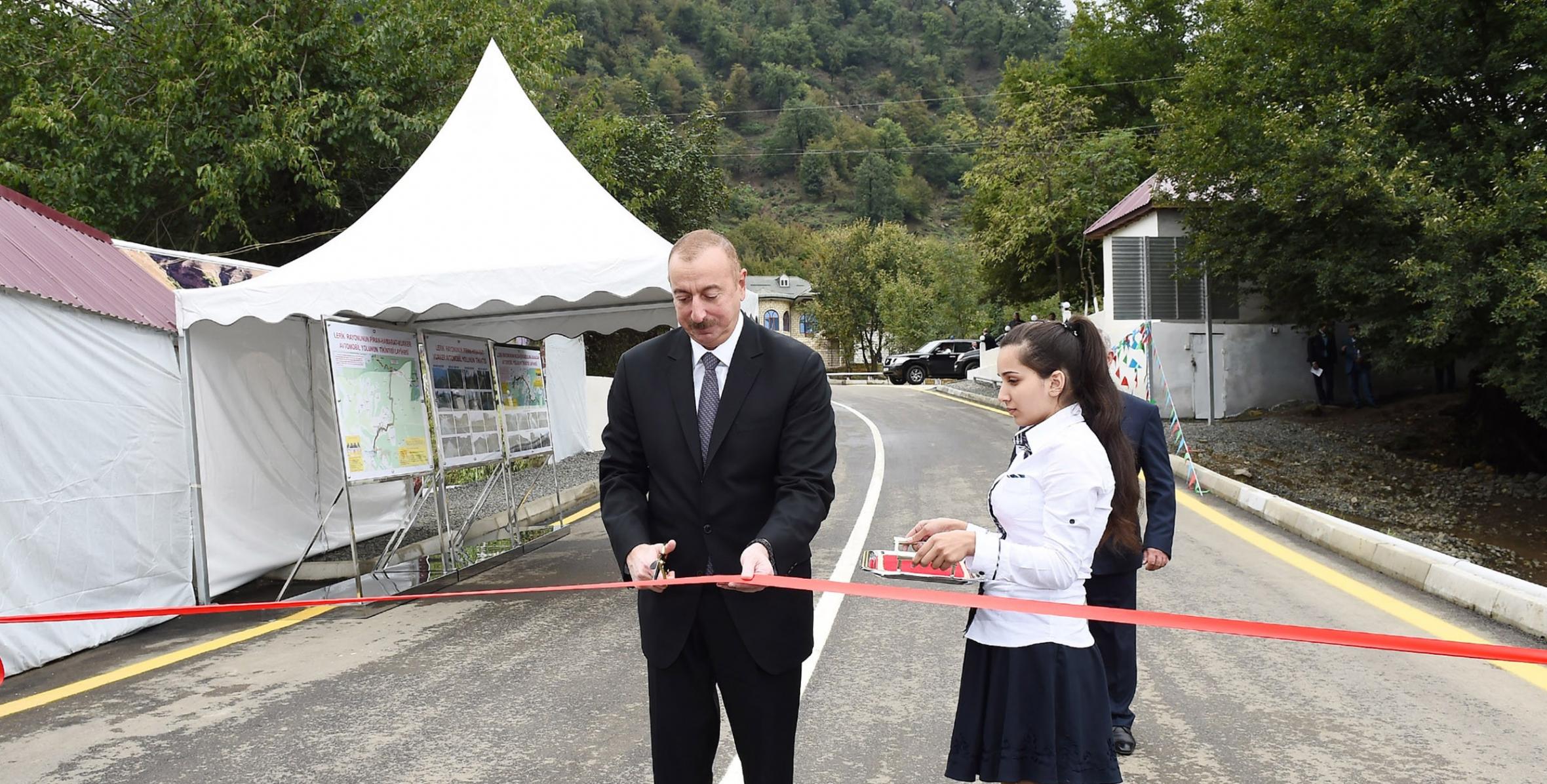 Ильхам Алиев принял участие в открытии после реконструкции автомобильной дороги Пиран-Хамарат-Вижакер