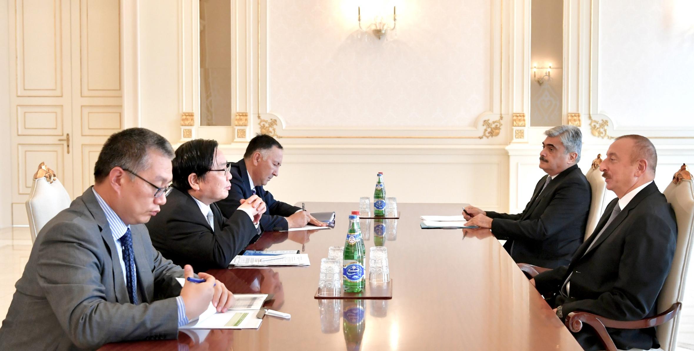 Ильхам Алиев принял вице-президента Азиатского банка развития