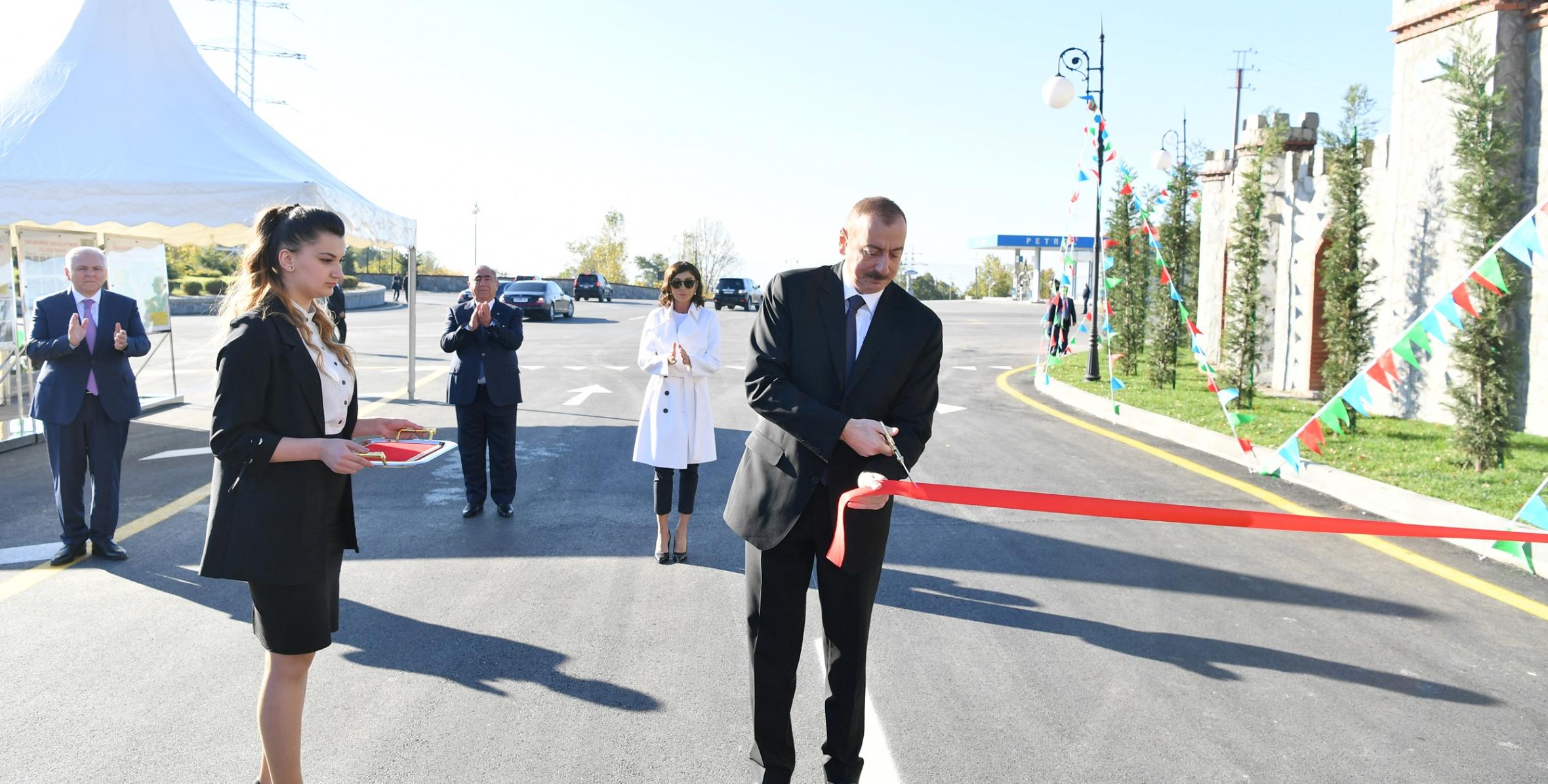 Ильхам Алиев принял участие в открытии автомобильной дороги Шеки-Киш
