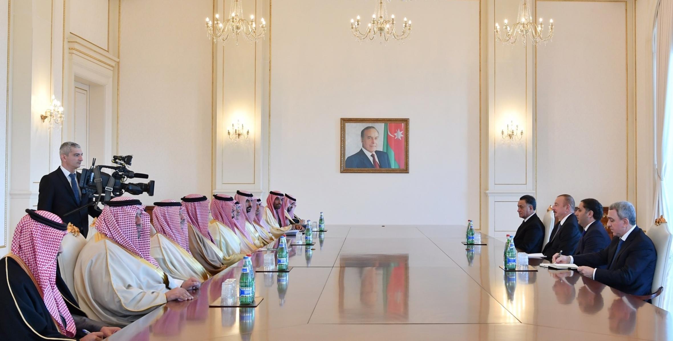 Ильхам Алиев принял делегацию во главе с министром внутренних дел Саудовской Аравии