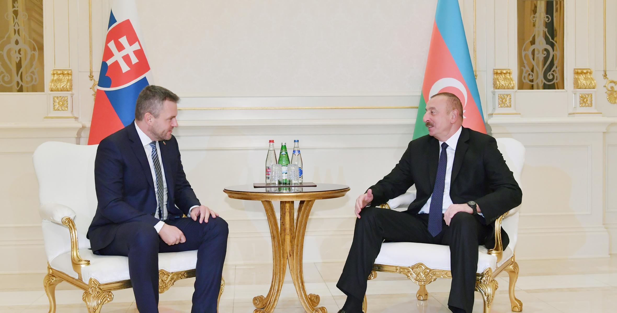 Состоялась встреча Ильхама Алиева с премьер-министром Словакии Петером Пеллегрини один на один