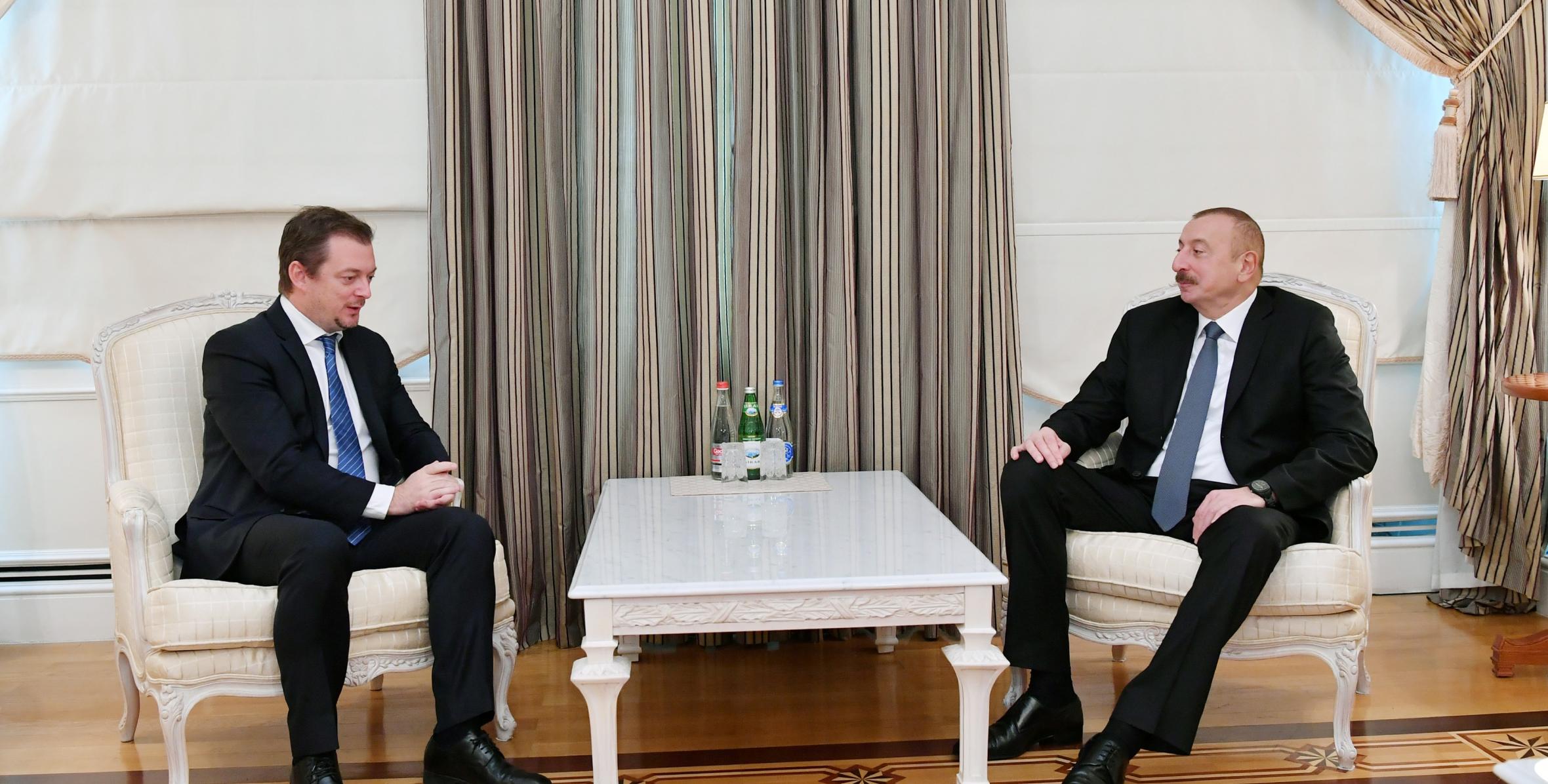 Ильхам Алиев принял президента Международного Паралимпийского комитета