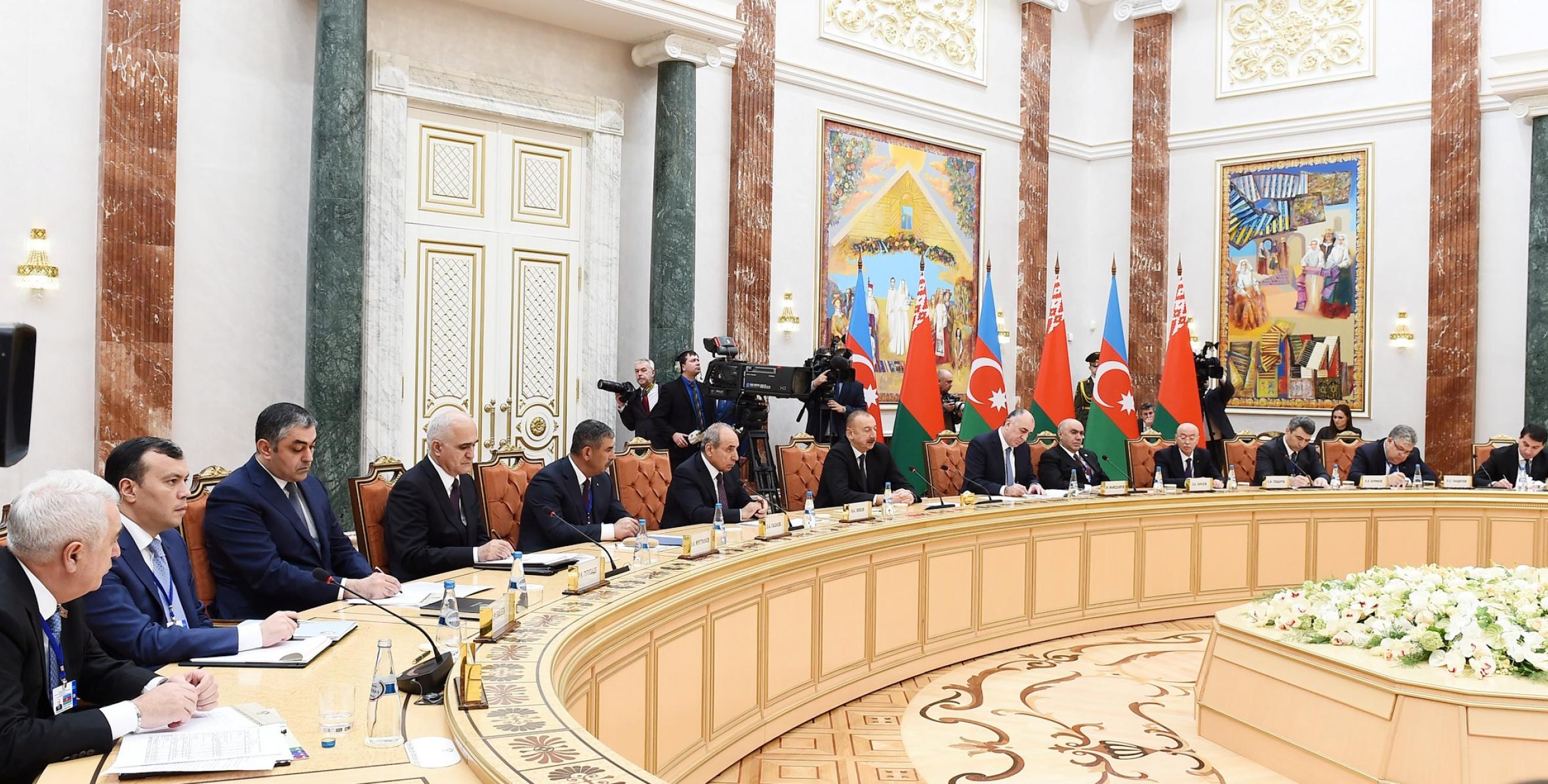 Azerbaijani, Belarus presidents held expanded meeting