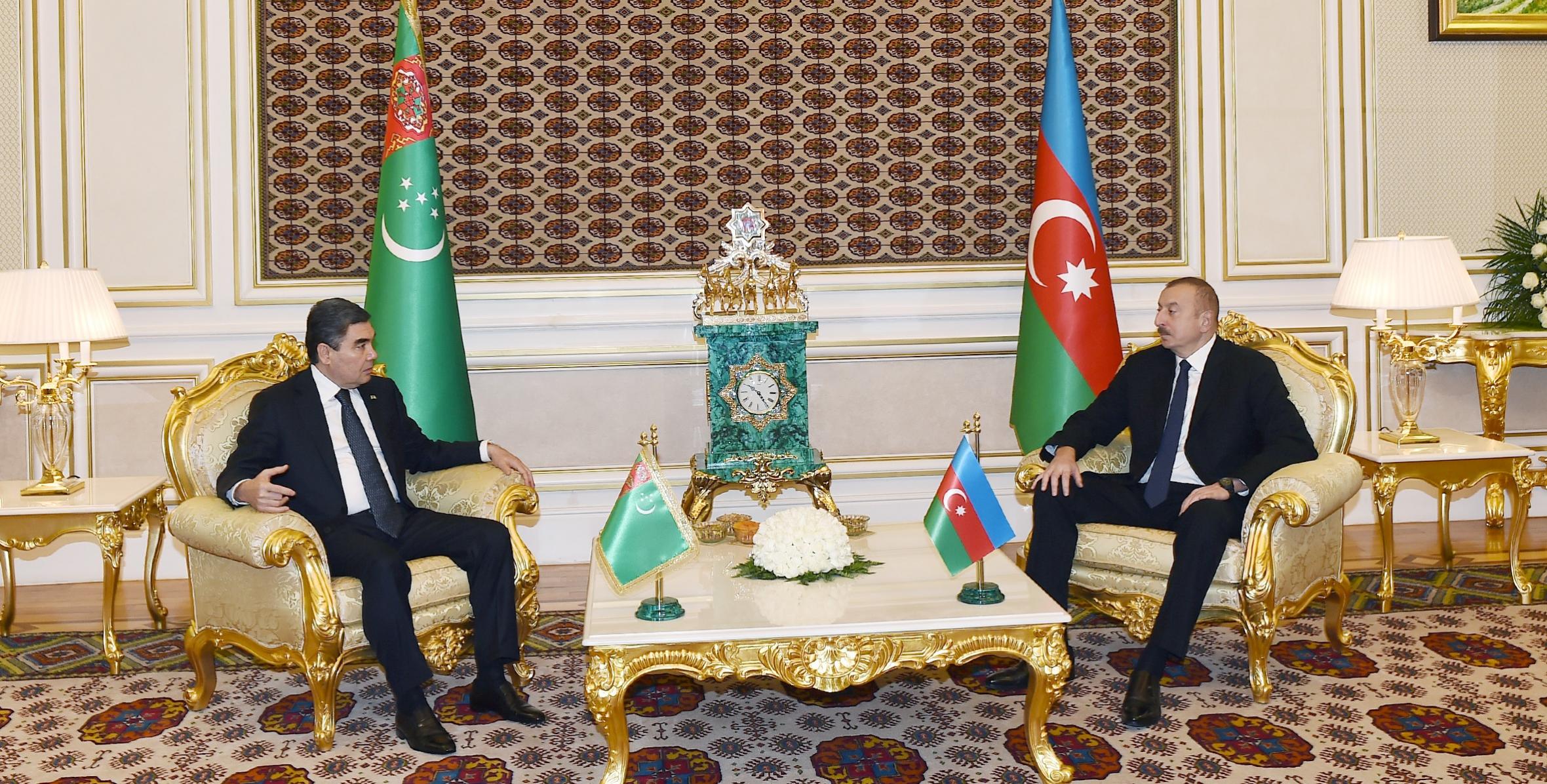Состоялась встреча президентов Азербайджана и Туркменистана один на один