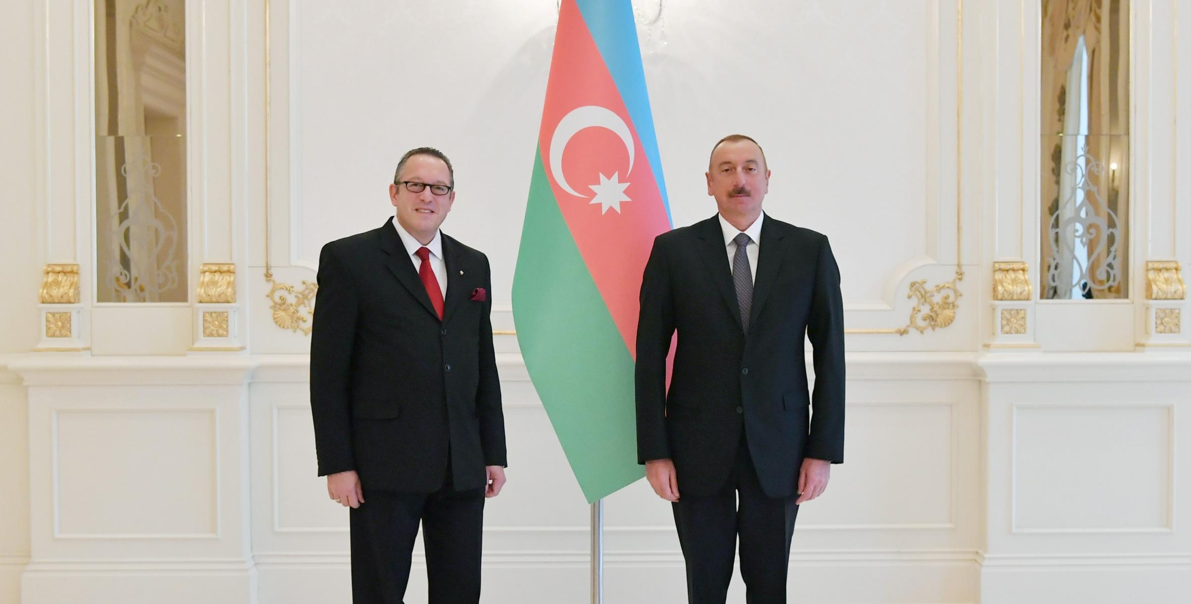 Ильхам Алиев принял верительные грамоты новоназначенного посла Австрии в Азербайджане