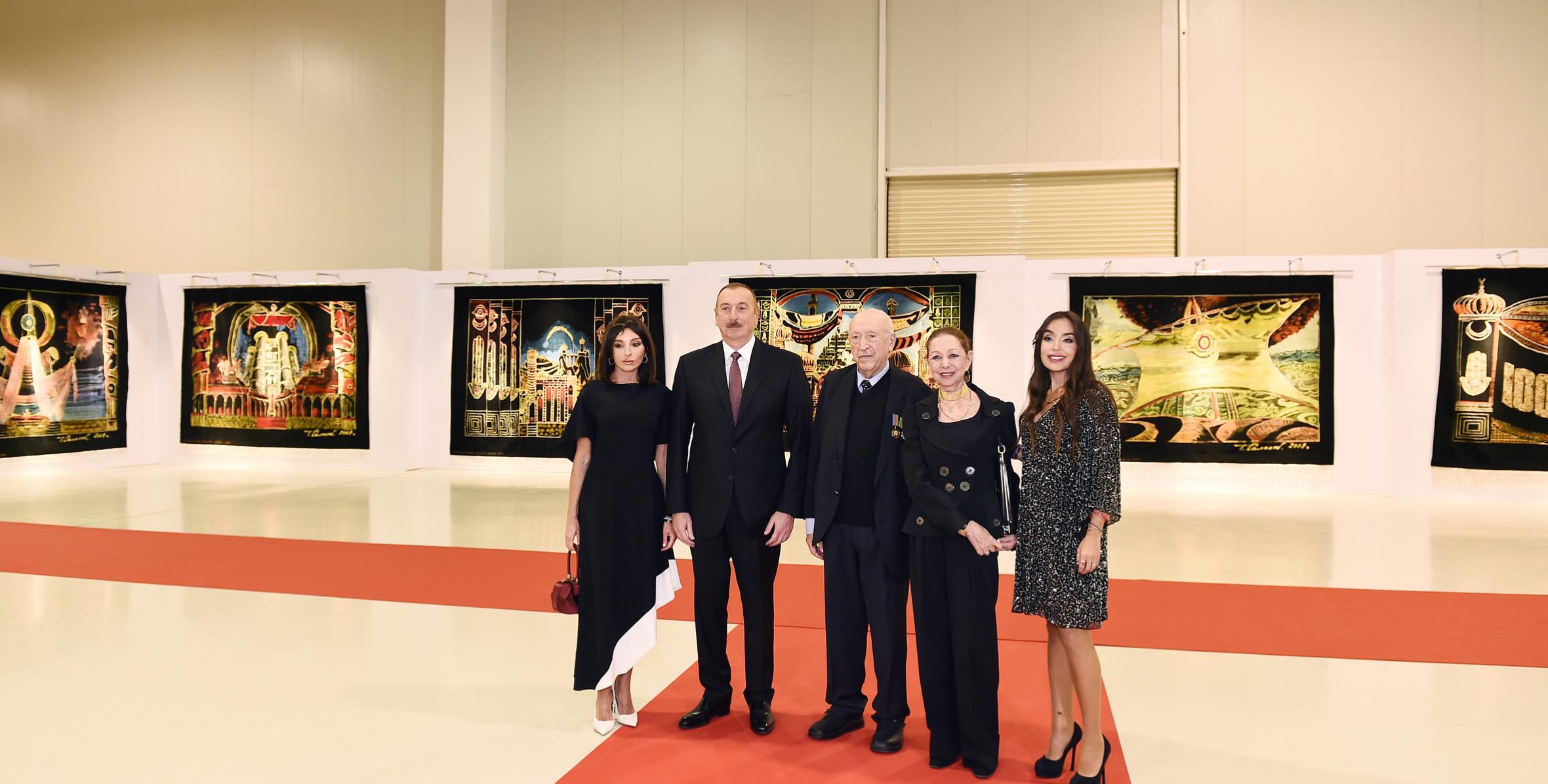 Ильхам Алиев ознакомился с выставкой, посвященной 90-летнему юбилею народного художника Таира Салахова