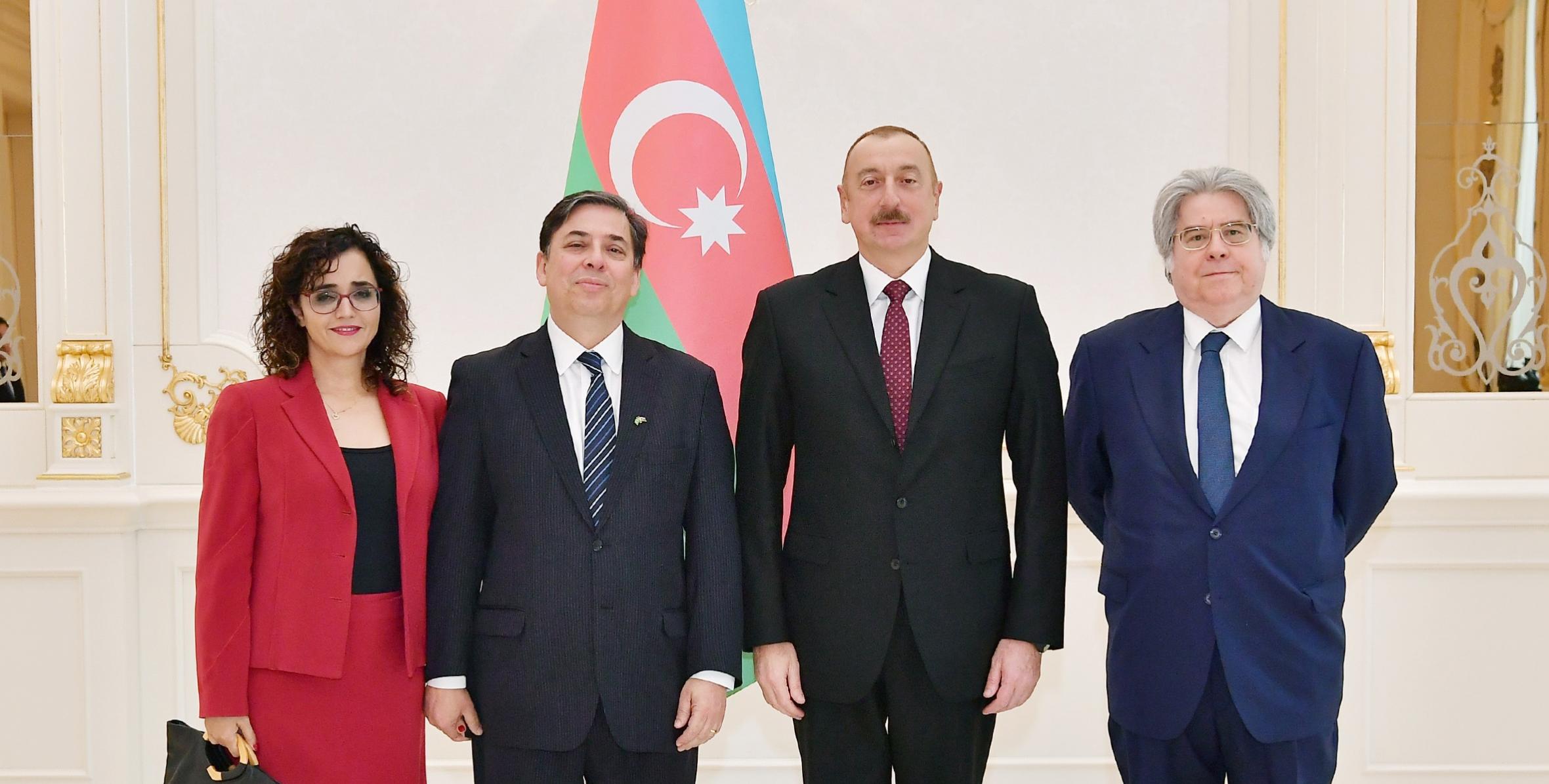 Ильхам Алиев принял верительные грамоты новоназначенного посла Бразилии в Азербайджане