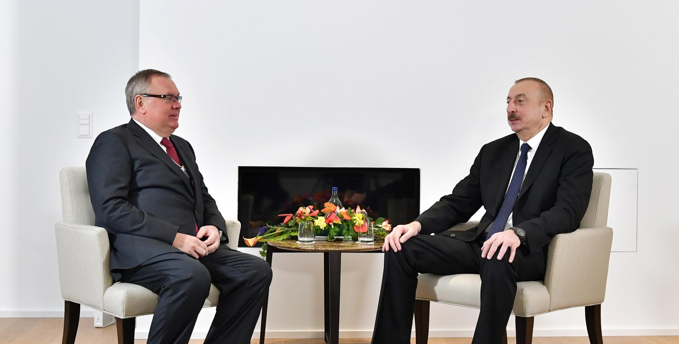 Ильхам Алиев встретился с главой Банка ВТБ