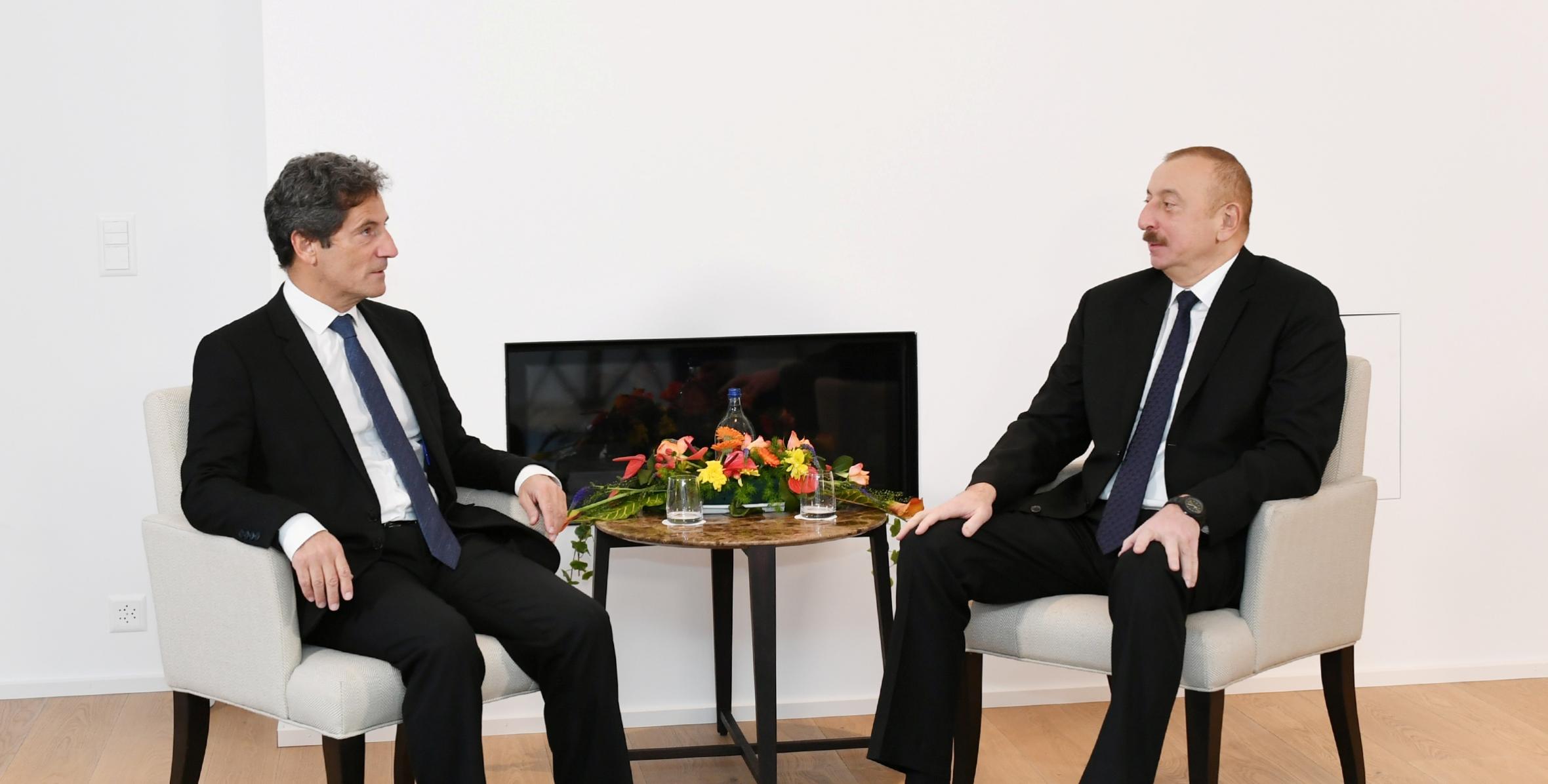 Состоялась встреча Ильхама Алиева с исполнительным вице-президентом компании Suez Group по международному развитию Эриком Гебали