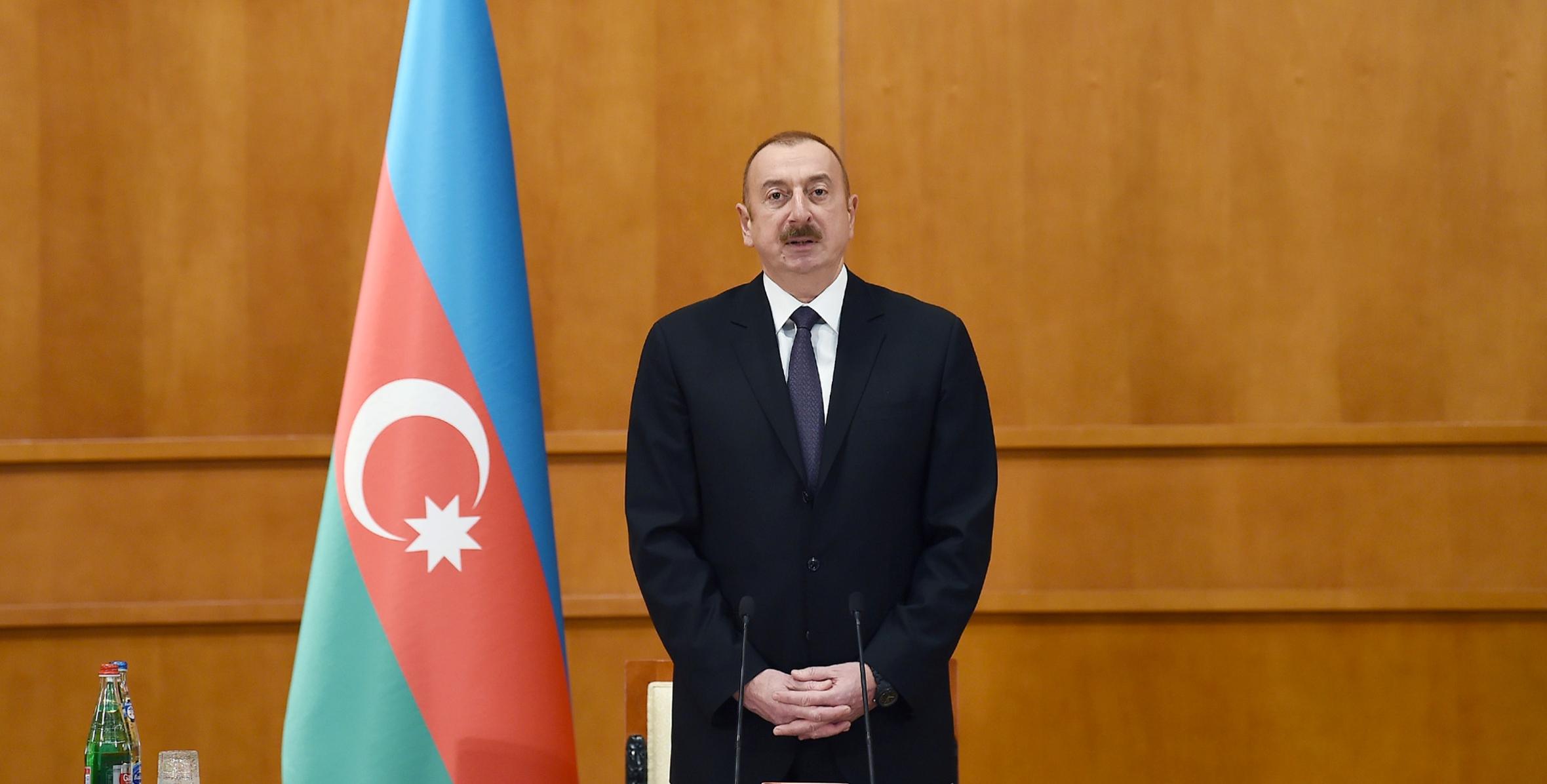 Ilham Aliyev met with martyr families