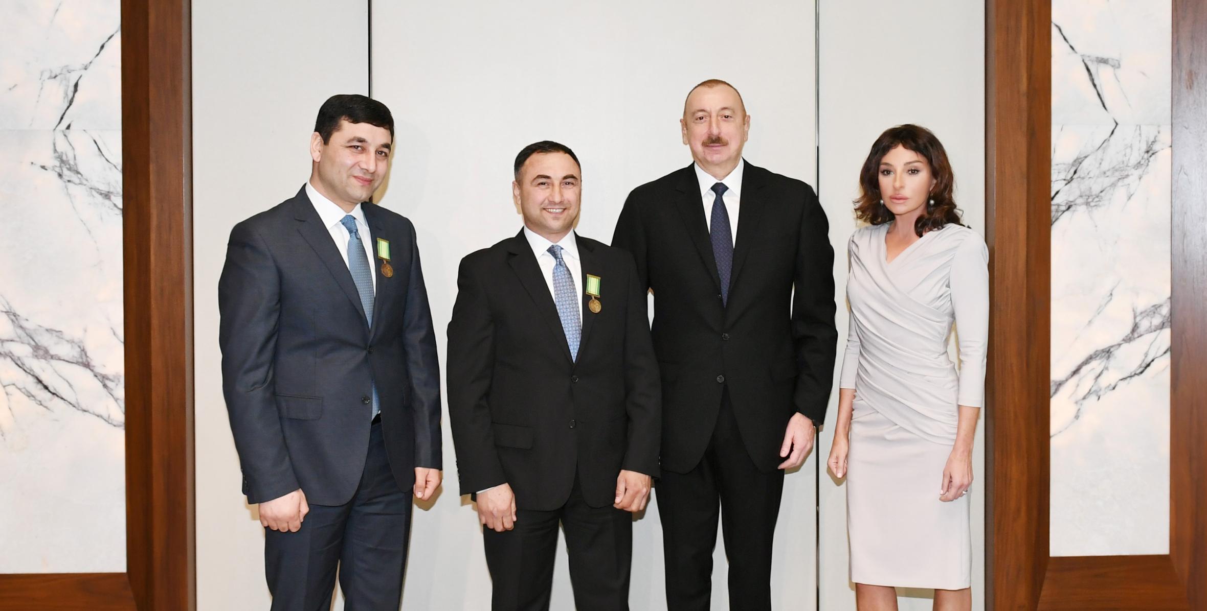 Ilham Aliyev awarded Sabir and Umud Shirinov brothers “For Bravery” medal
