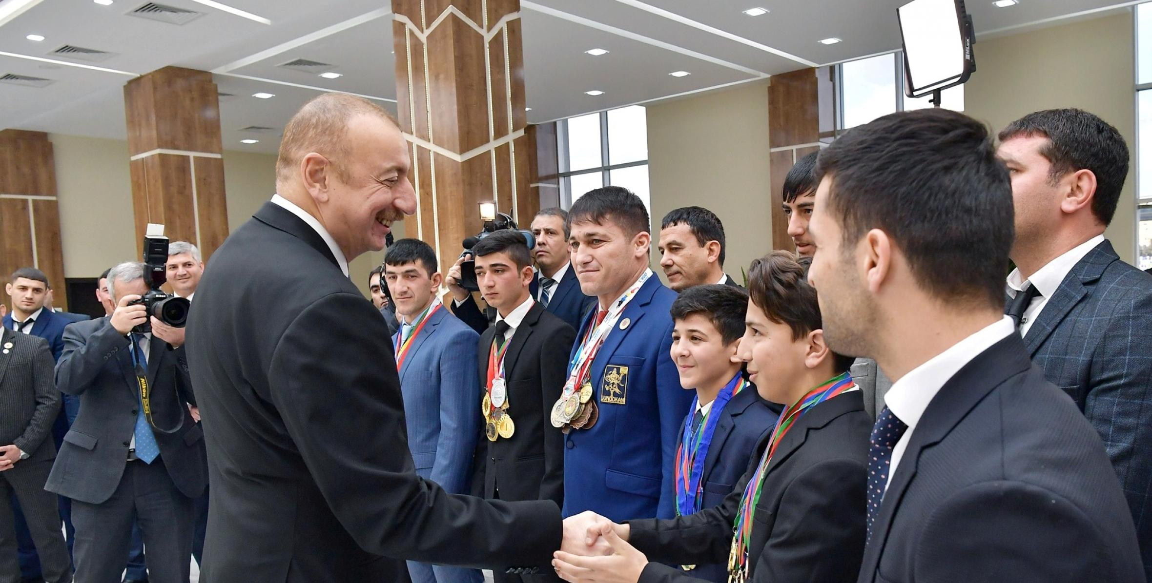 İlham Əliyev Beyləqan Olimpiya İdman Kompleksinin açılışında iştirak edib