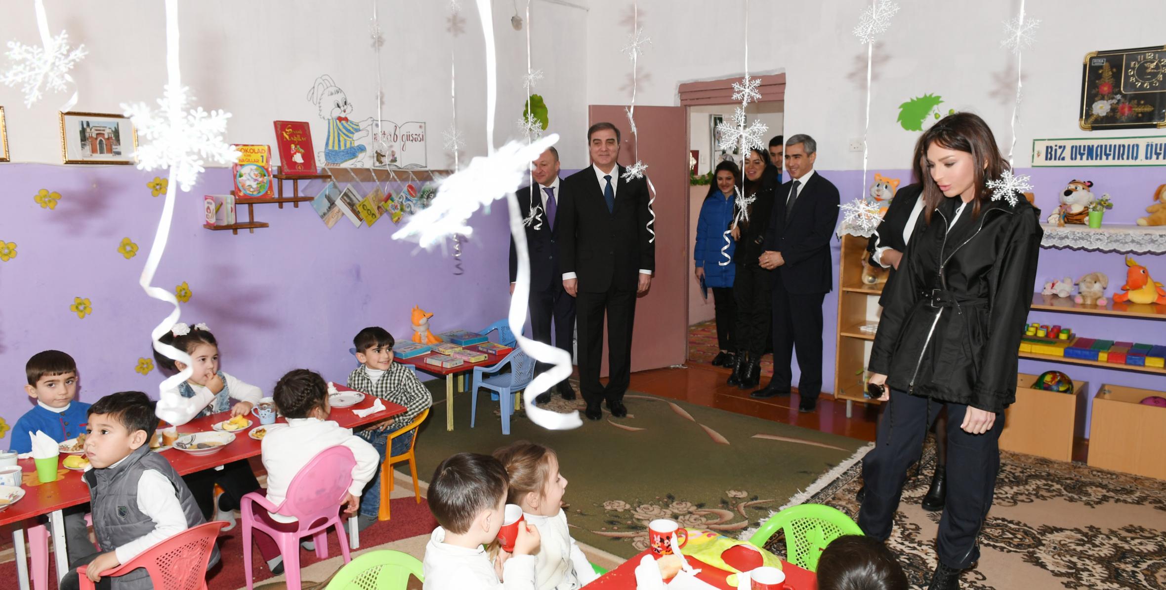 Первый вице-президент Мехрибан Алиева побывала в яслях-детском саду номер 32 в Гяндже