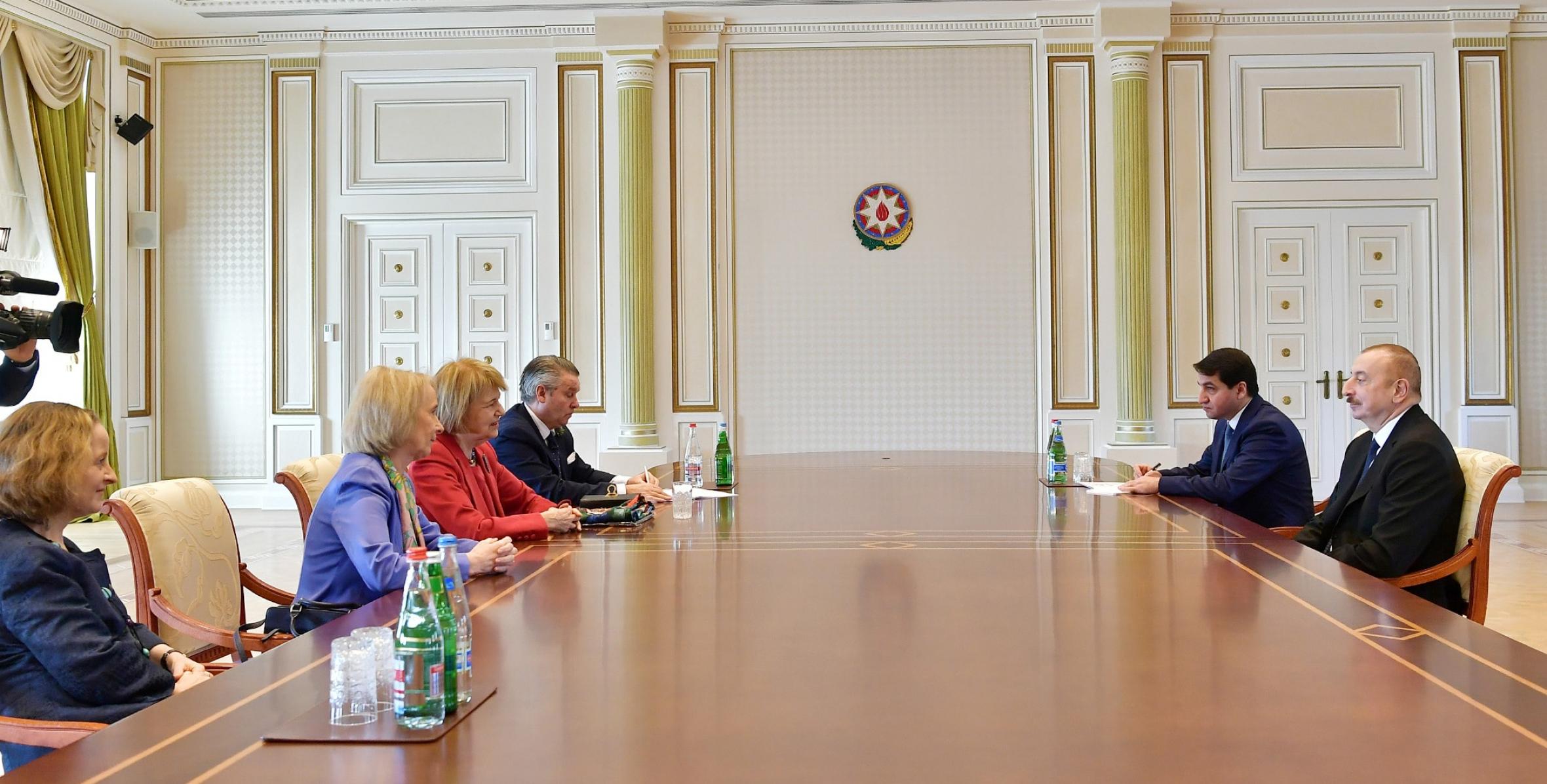 Ильхам Алиев принял торгового посланника премьер-министра Великобритании по Азербайджану
