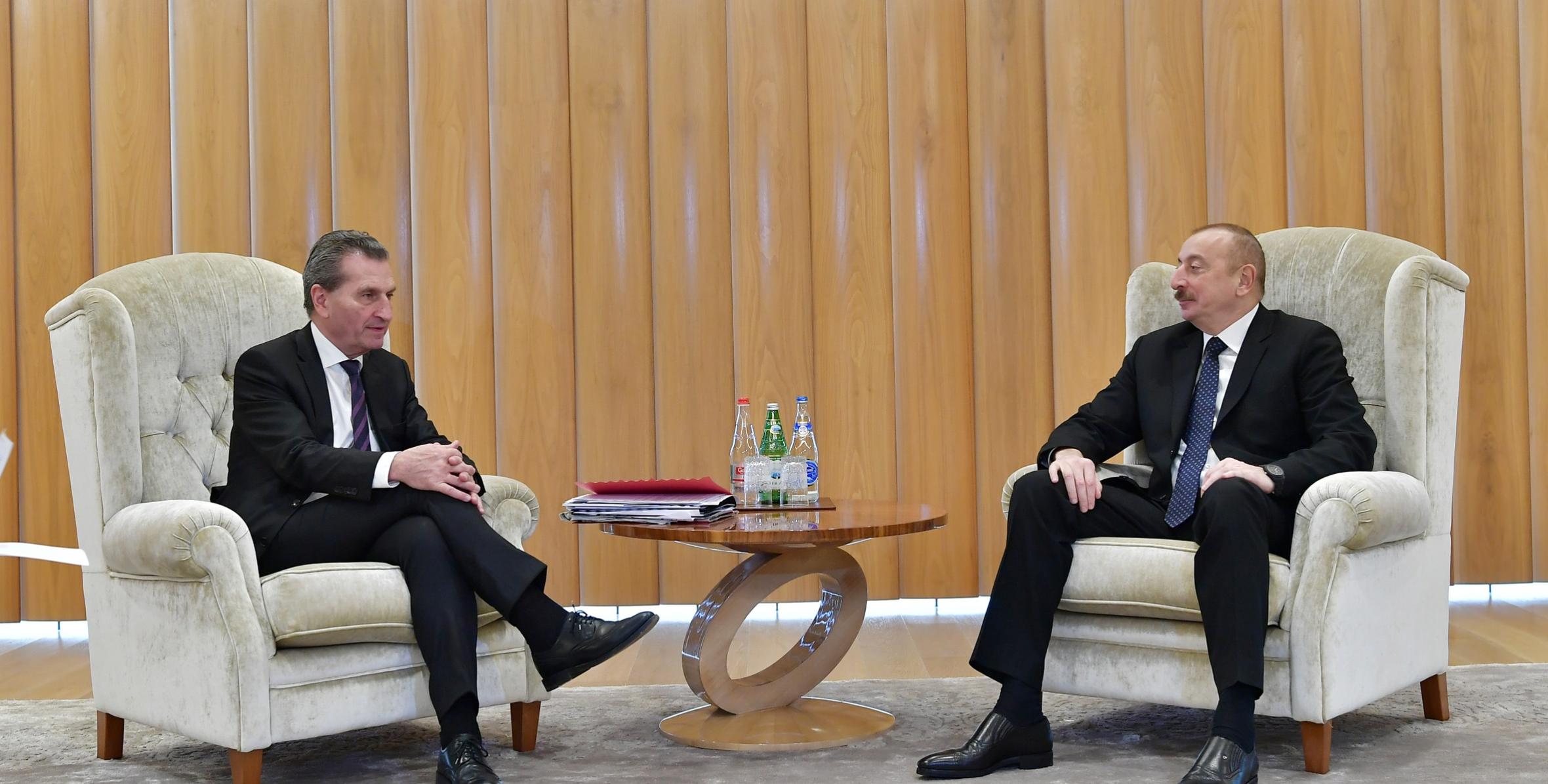 Ильхам Алиев встретился с комиссаром Европейской комиссии по бюджету и человеческим ресурсам